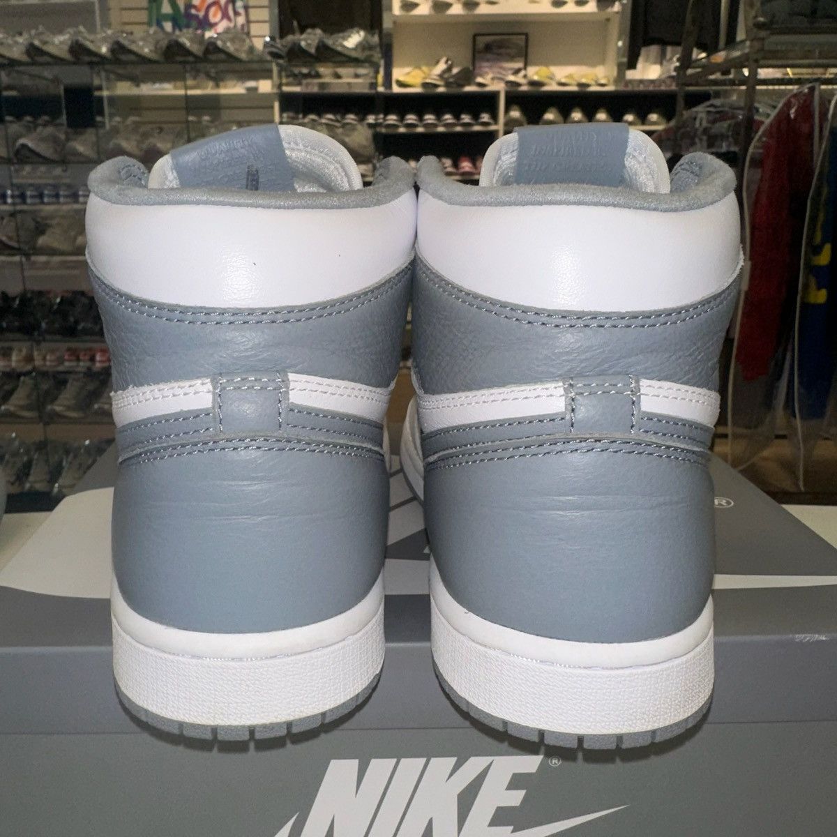 Jordan Brand × Nike Size 8 - Jordan 1 Retro High OG Stealth Size US 8 / EU 41 - 3 Thumbnail