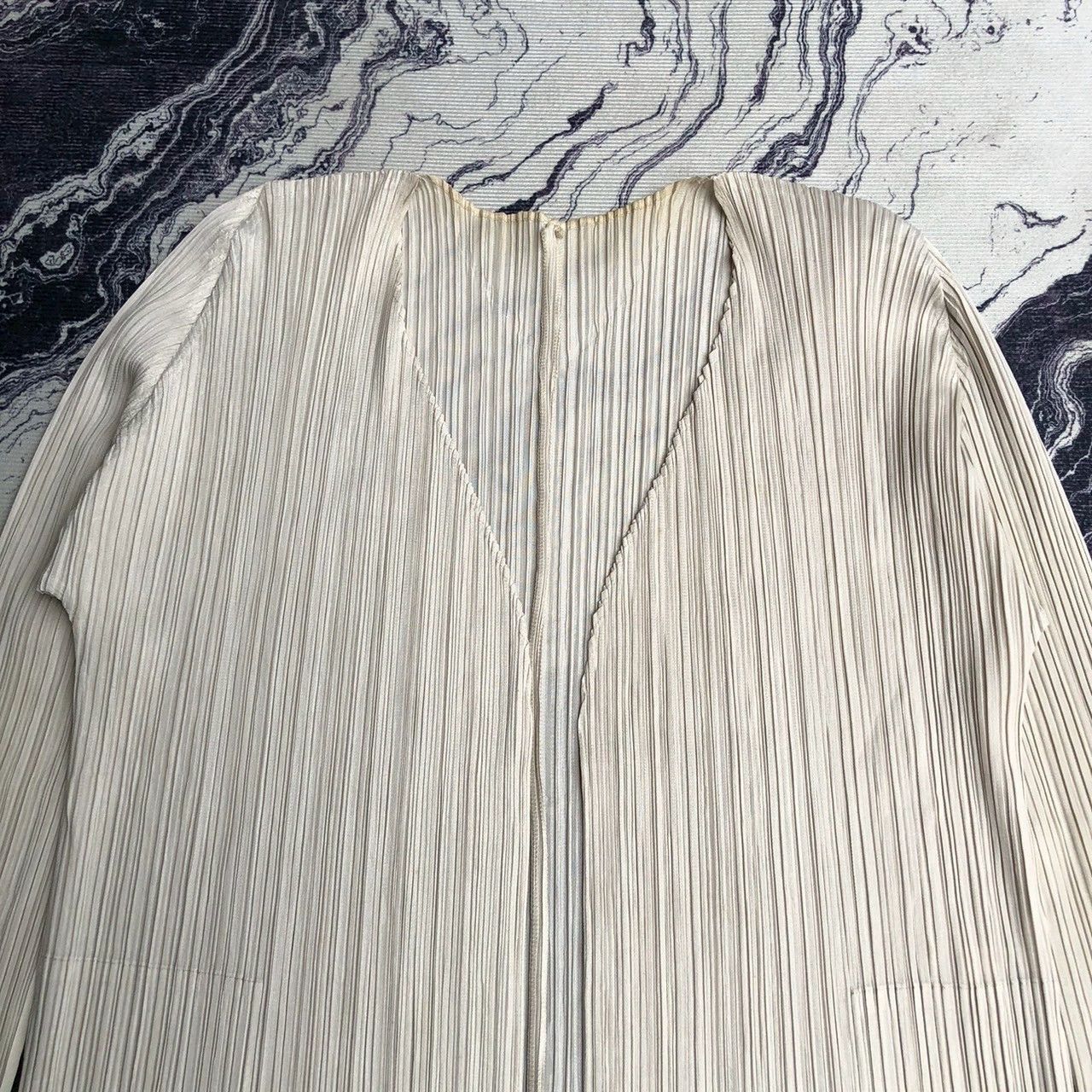 Pleats Please Issey Miyake Pleats Please Issey Miyake Long Pleated Jacket Size M / US 6-8 / IT 42-44 - 3 Thumbnail