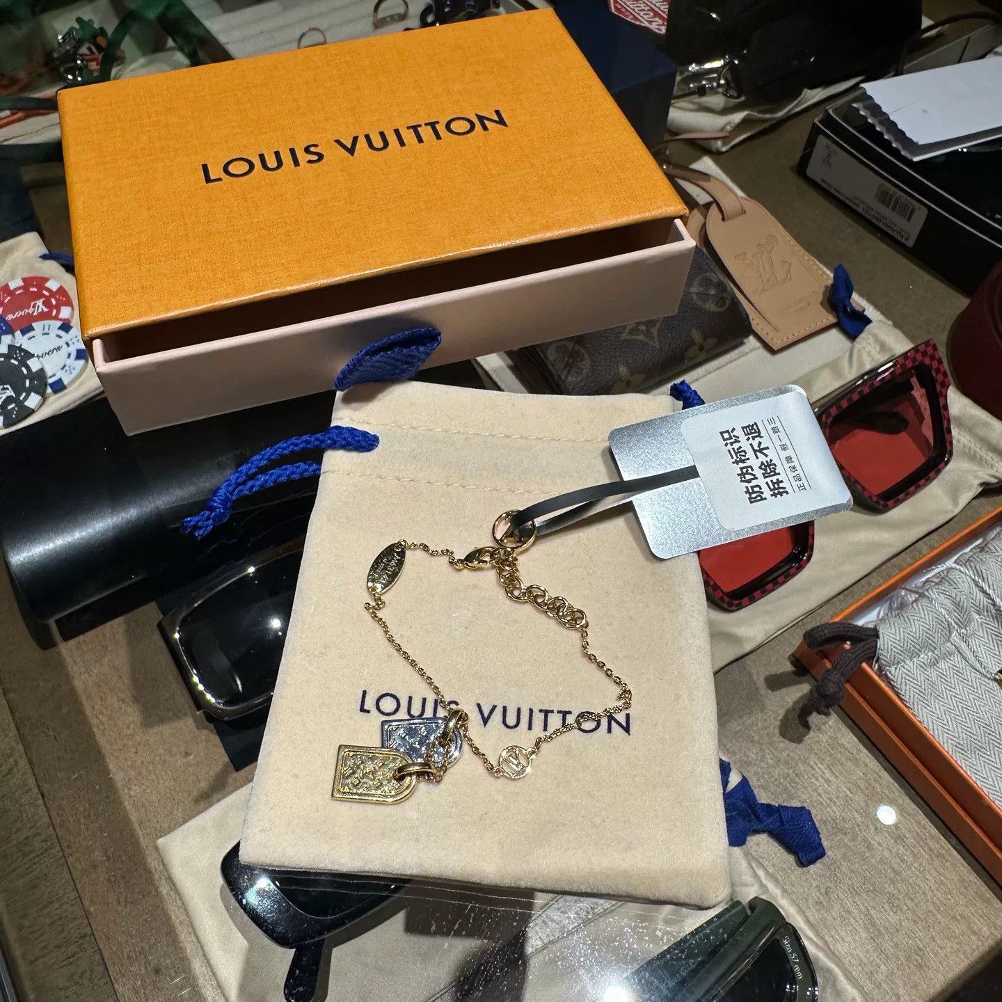 Louis Vuitton Louis Vuitton Retro Silver Jewelry L Men Size ONE SIZE - 1 Thumbnail