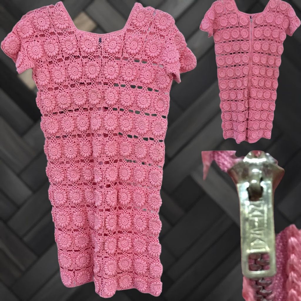 Pinko VINTAGE Pink Crochet Dress Floral Granny Square Boho 60s 70s Style Mini Women Size M / US 6-8 / IT 42-44 - 1 Thumbnail