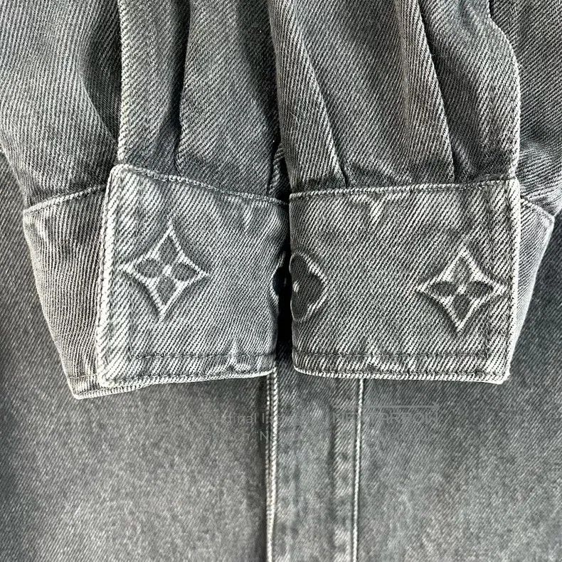 Louis Vuitton Louis Vuitton New Logging Black Embossed Full Logo Washed Size US L / EU 52-54 / 3 - 6 Thumbnail