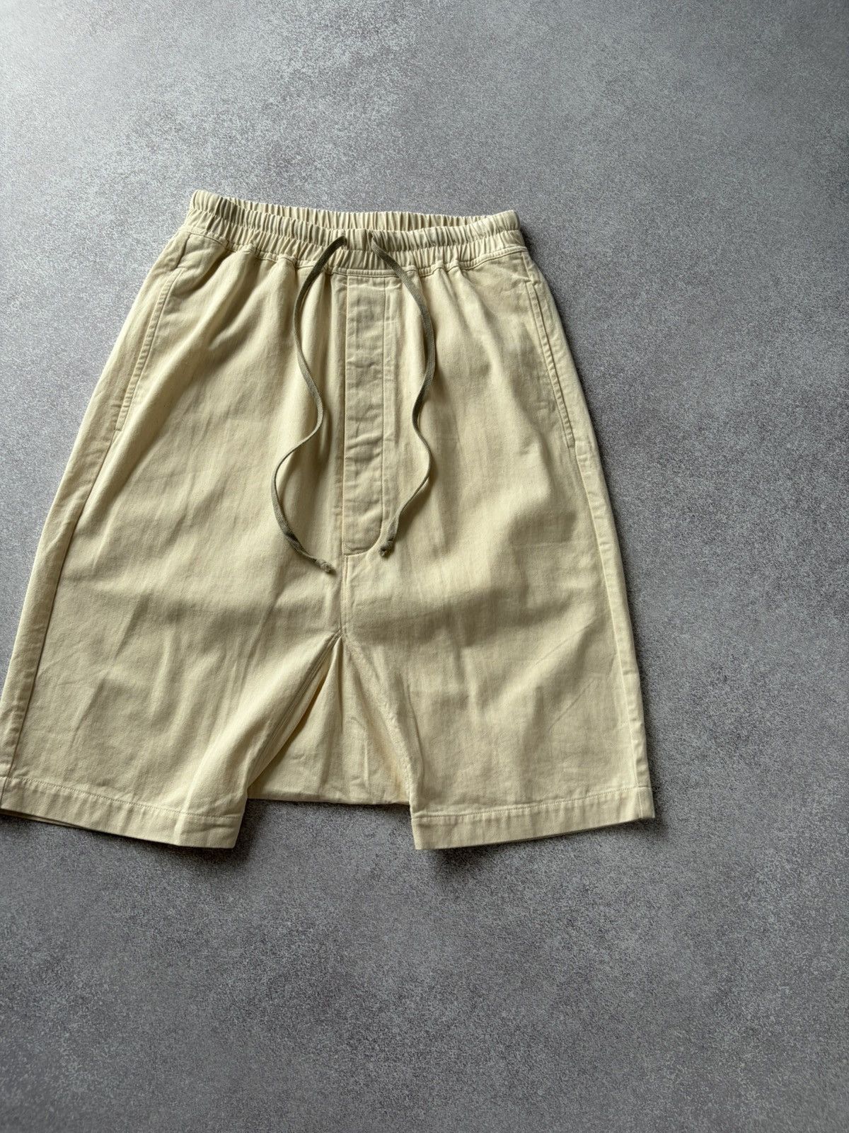 Rick Owens Rick Owens Fogachine SS22 Drop Crotch Wide Cut Beige Shorts Size US 31 - 3 Thumbnail