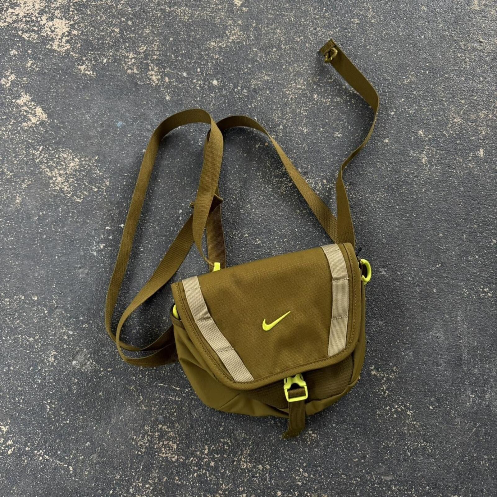Nike Nike Hike Hip Pack Green Side Bag Size ONE SIZE - 1 Thumbnail