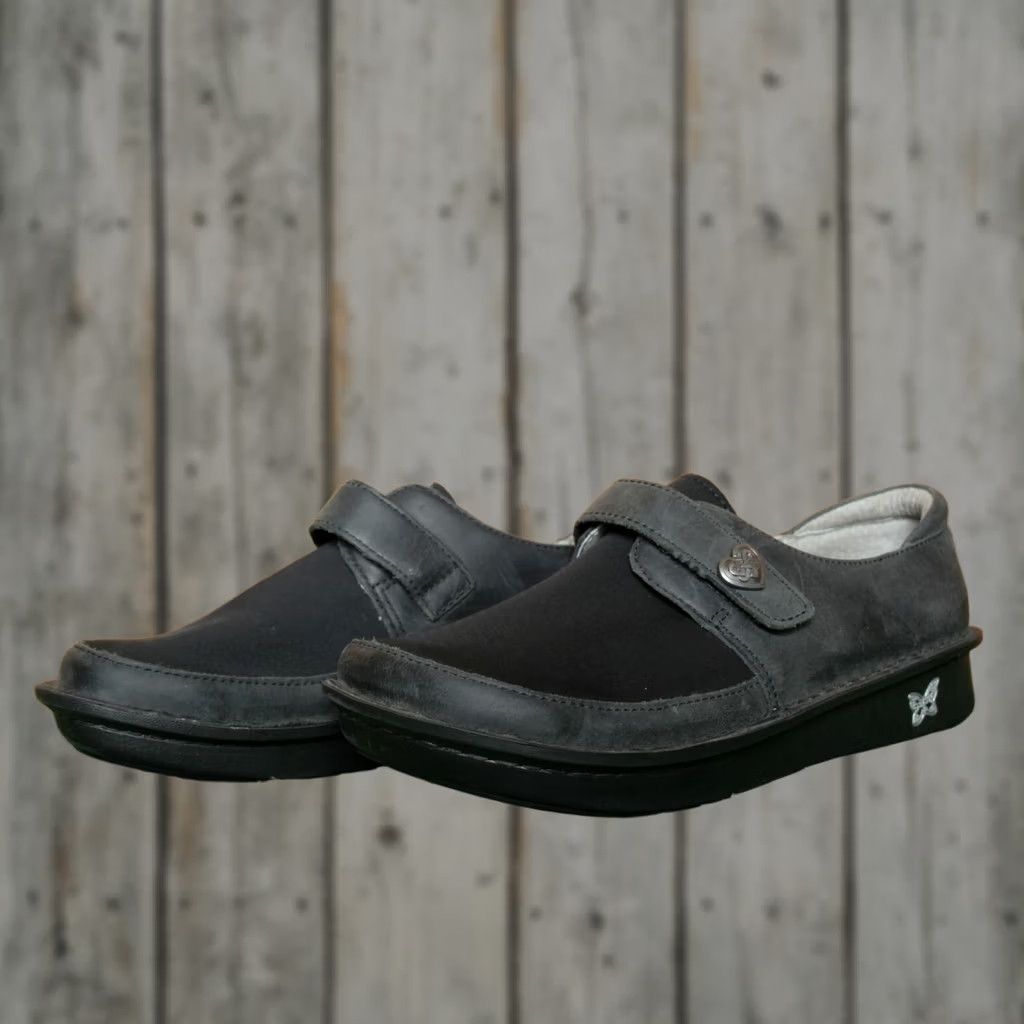 Vintage ALEGRIA Brenna Black Oiled Leather & Neoprene Loafers EVAR 38 ≈ US 8 Women Leather, Neoprene Loafer Casual Hook & Loop Women Size US 8 / IT 38 - 1 Thumbnail