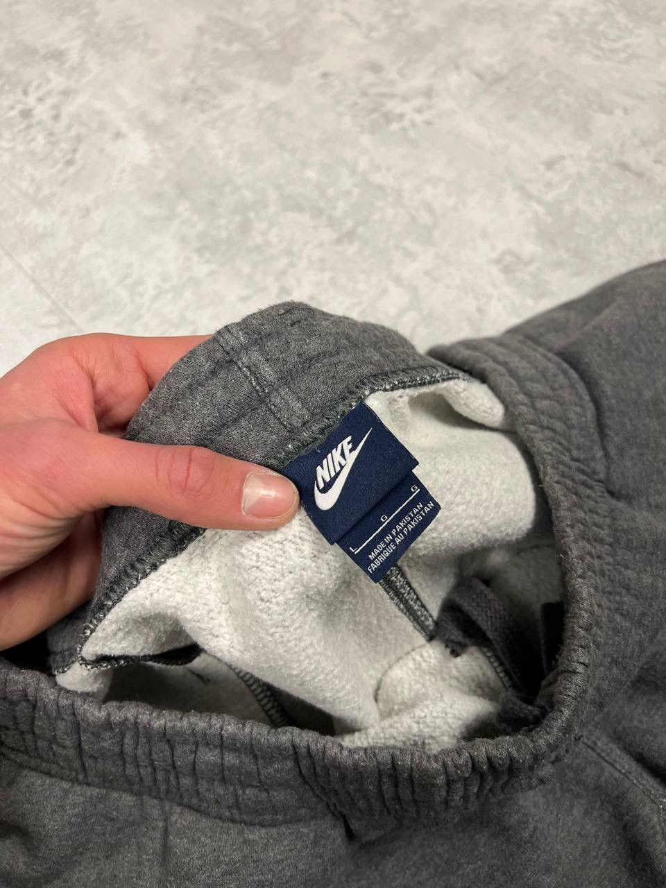 Nike Nike Baggy Grey Sweatpants Joggers Pants Size L Size US 35 - 15 Thumbnail