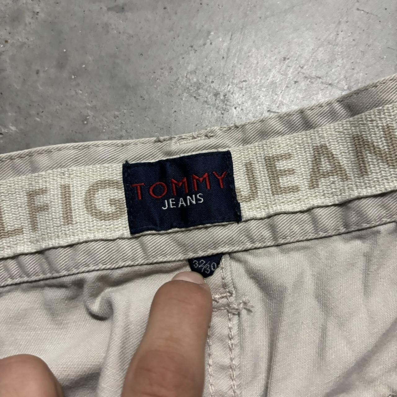 Tommy Hilfiger × Vintage Crazy Vintage Y2K/2000s Baggy Cream Tommy Hilfiger Skater Cargo Pants! Size US 30 / EU 46 - 8 Thumbnail