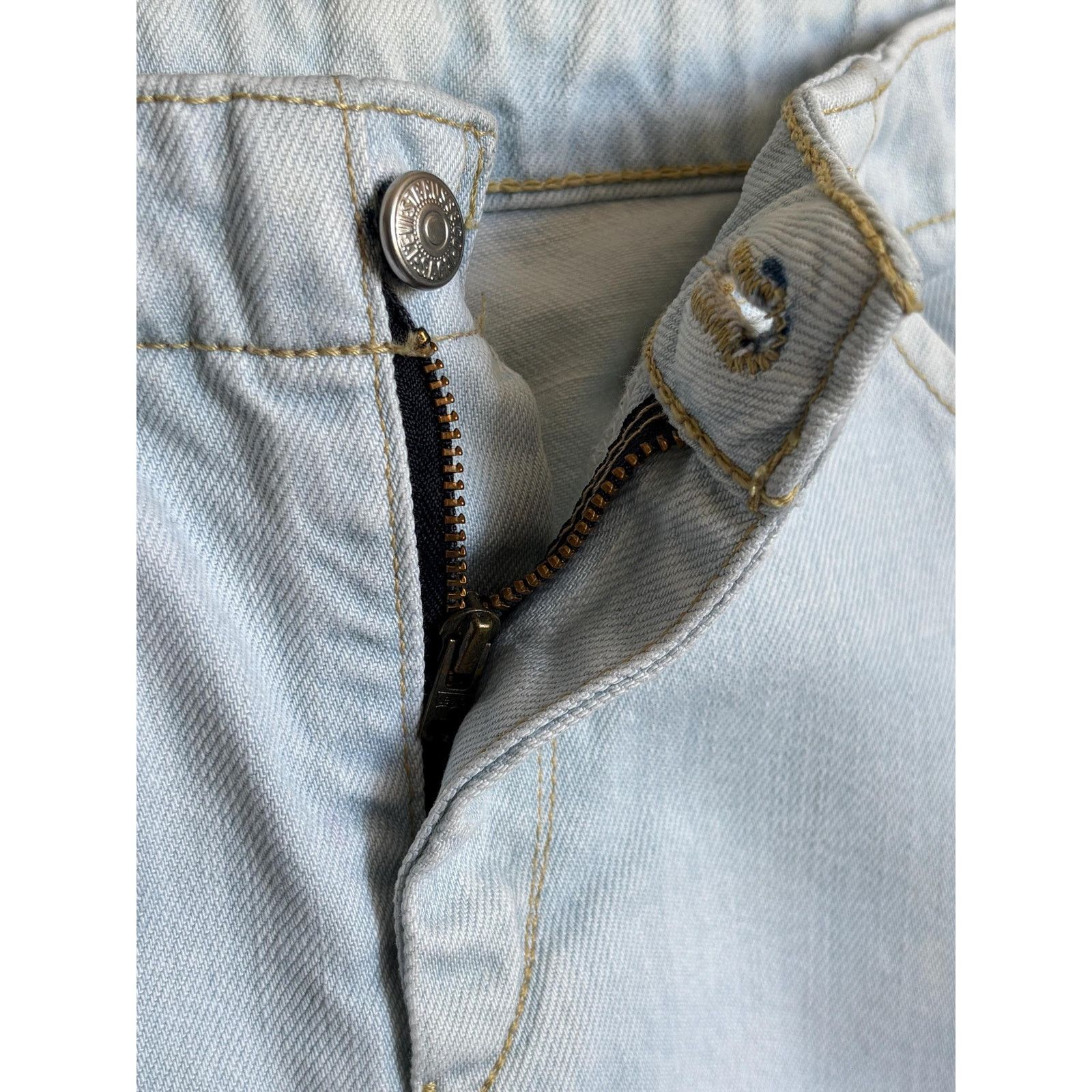 Levi's Levi’s Engineered W30 L32 – Y2K Light Wash Twisted Denim Size US 30 / EU 46 - 8 Thumbnail
