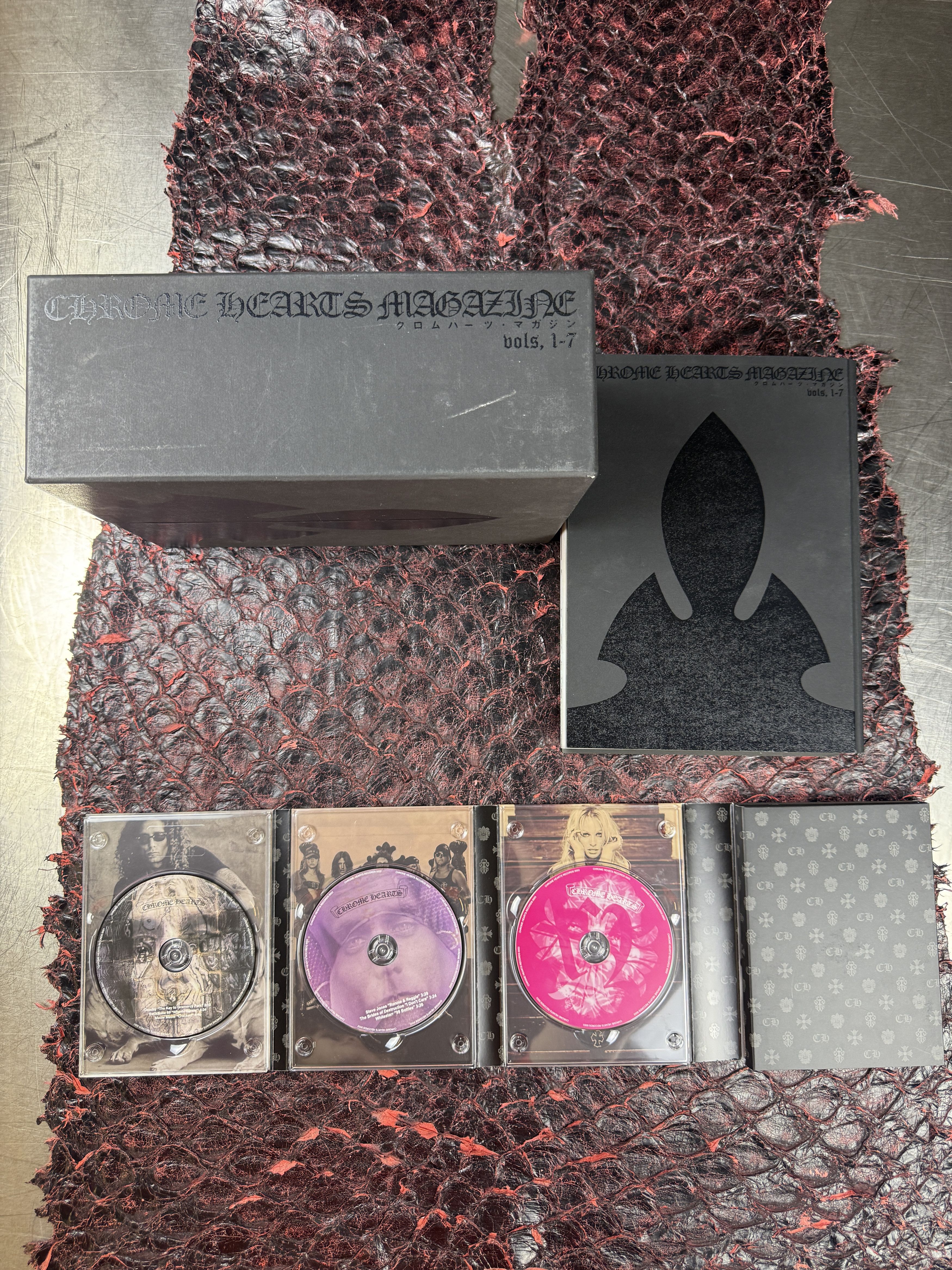 Chrome Hearts Chrome Hearts Magazine Series 1 Box Set Size ONE SIZE - 12 Thumbnail