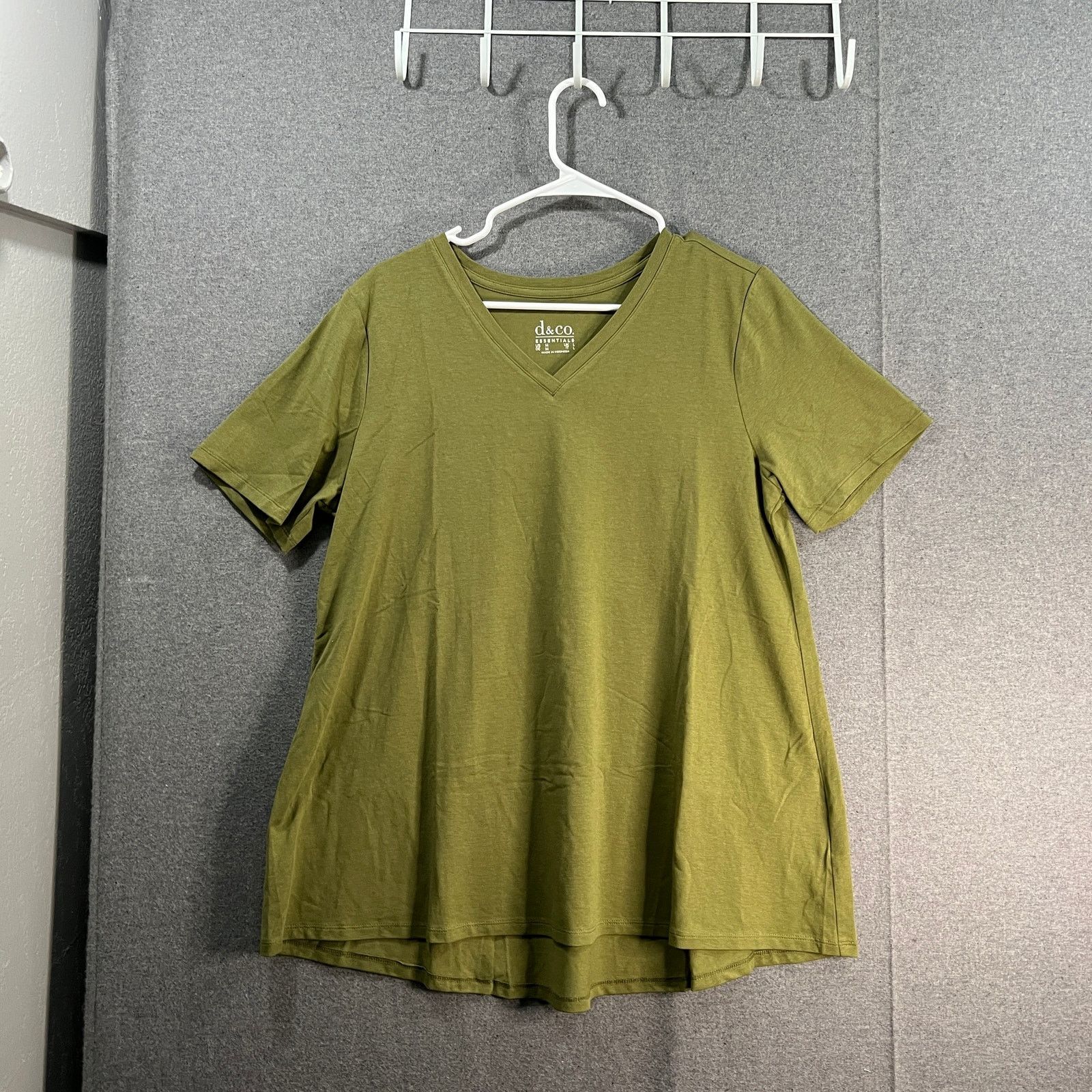 Denim & Co. Denim & Co. Essentials Jersey V-Neck Short Sleeve Swing Size M / US 6-8 / IT 42-44 - 1 Thumbnail