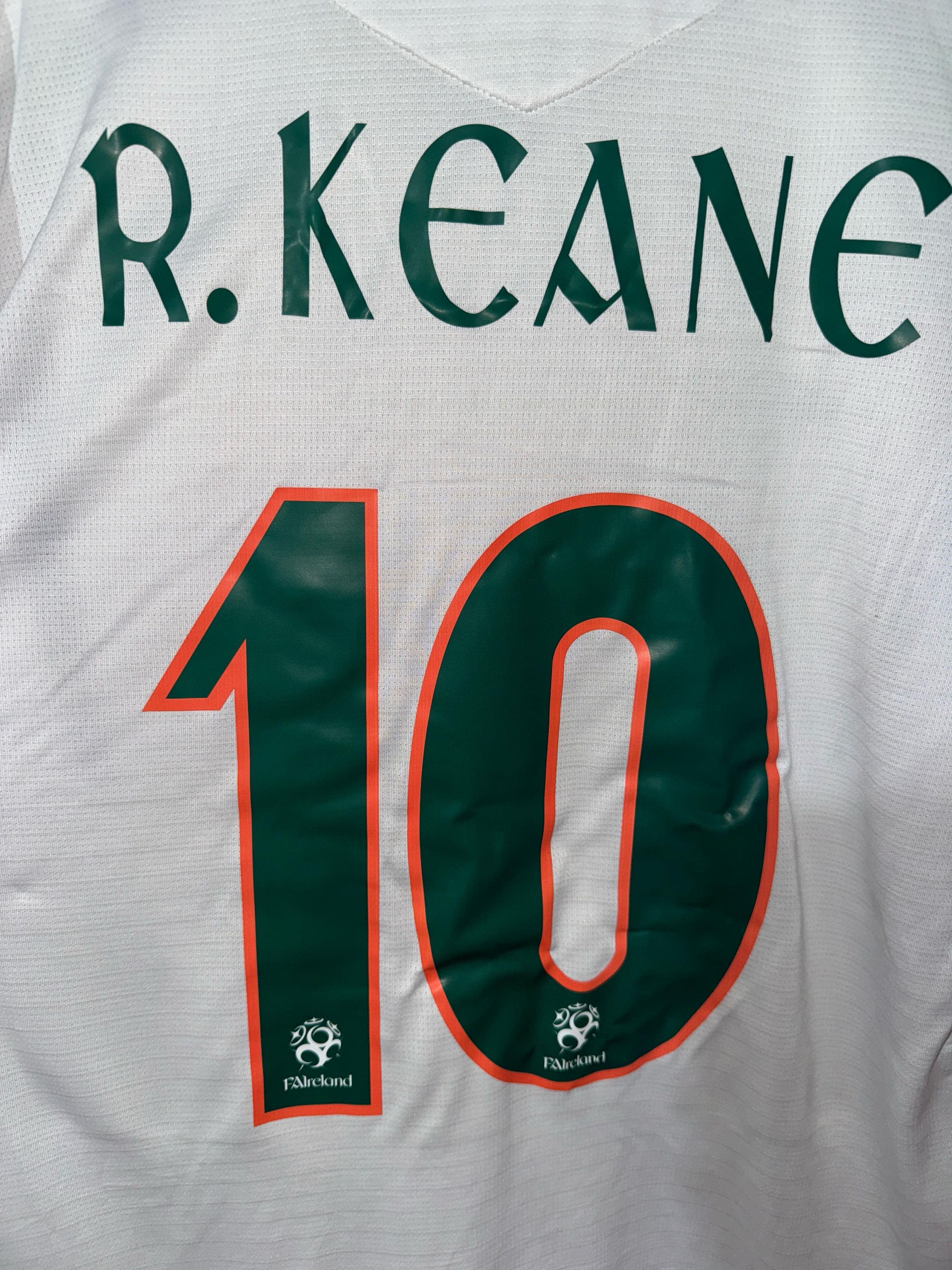 Umbro × Vintage Ireland 2006/07 Away Shirt UMBRO - Robbie Keane #10 Size US M / EU 48-50 / 2 - 4 Thumbnail