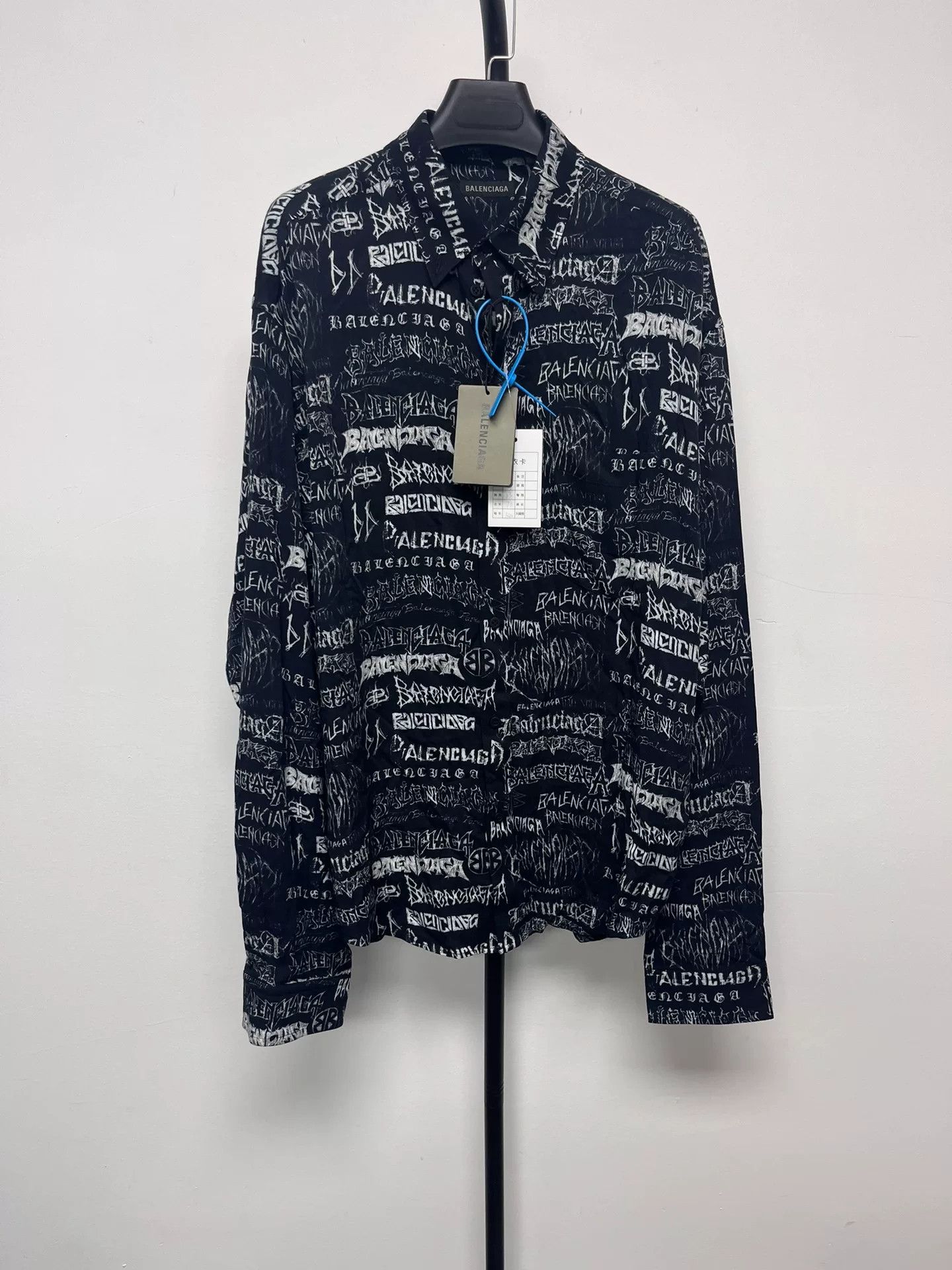 Balenciaga balenciaga graffiti print shirt jacket Size US M / EU 48-50 / 2 - 1 Thumbnail