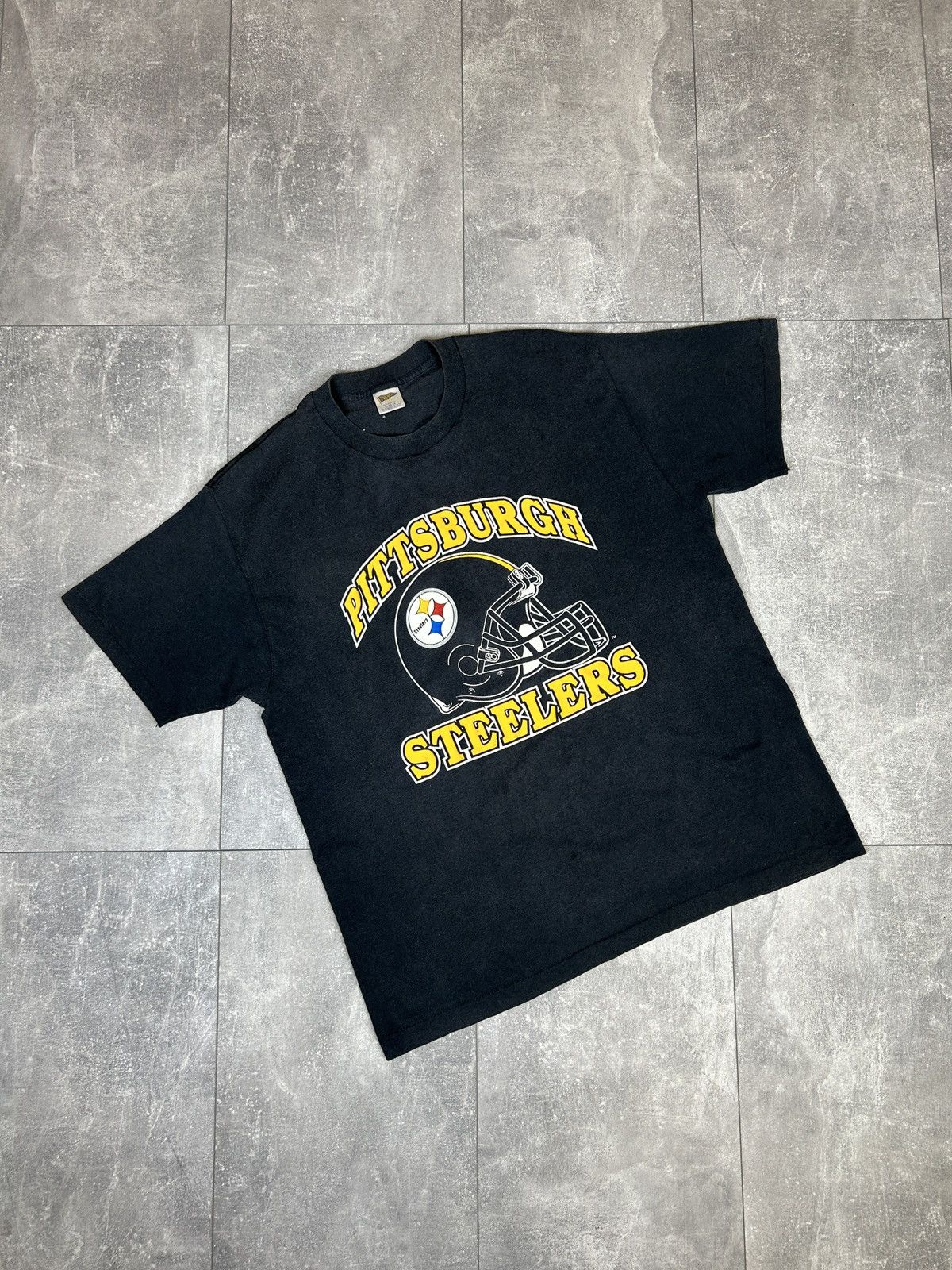 NFL × Vintage Mens Vintage Pittsburgh Steelers T Shirt NFL rare tee 90s Size US XL / EU 56 / 4 - 1 Thumbnail
