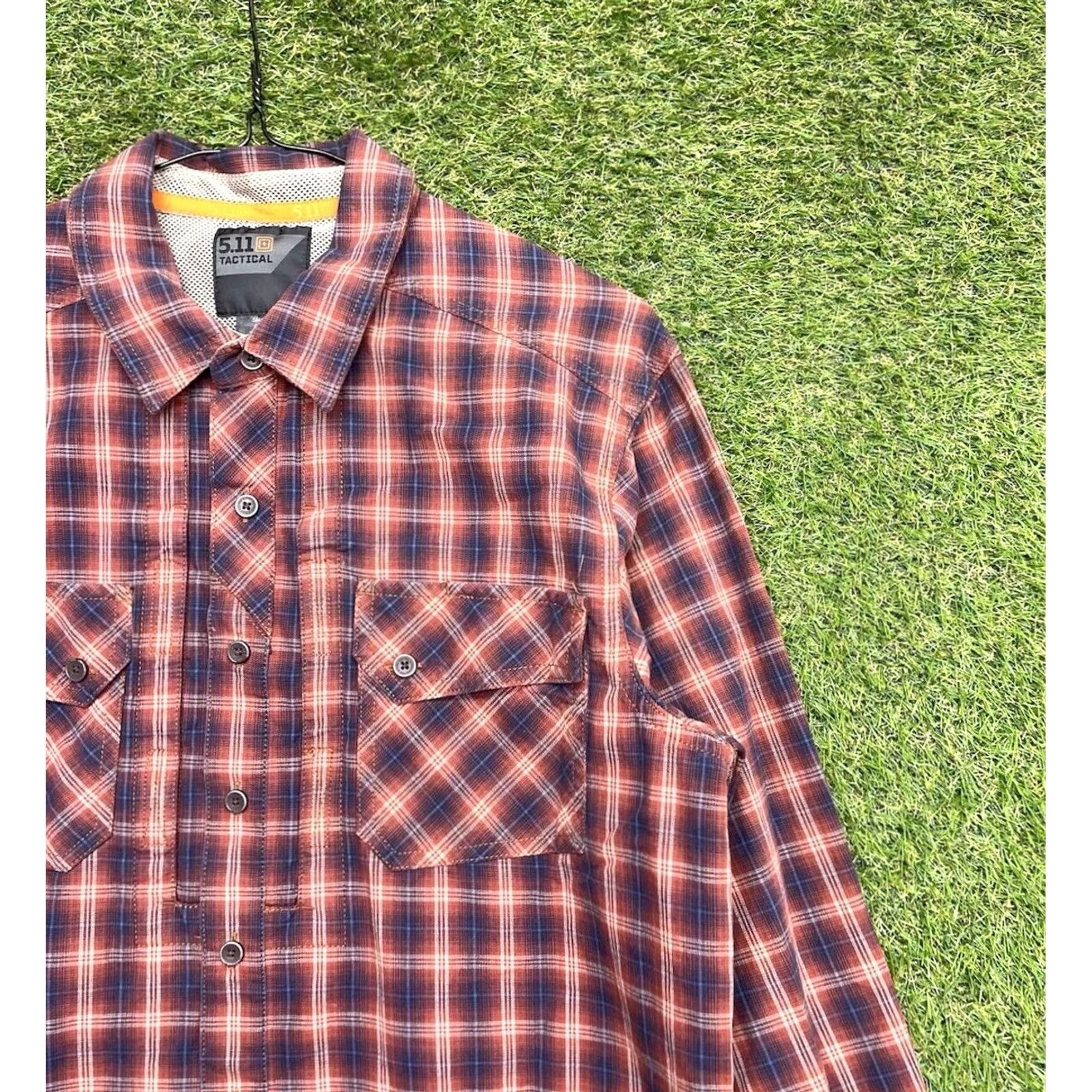 Ariat 5.11 Tactical Shirt Womens Small Petite Button Concealed Carry Pockets 72429 Red Plaid 90s Workwear Shirt Womens Petite XS-PS Buttons Mens Womens Size S / US 4 / IT 40 - 2 Thumbnail