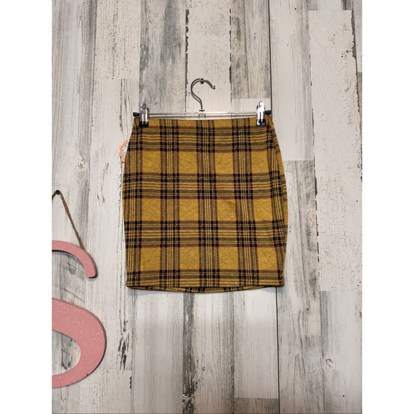 Other Popular 21 Plaid Mini Skirt Size S Mustard Yellow Stretch Bo Size 26" / US 2 / IT 38 - 3 Thumbnail