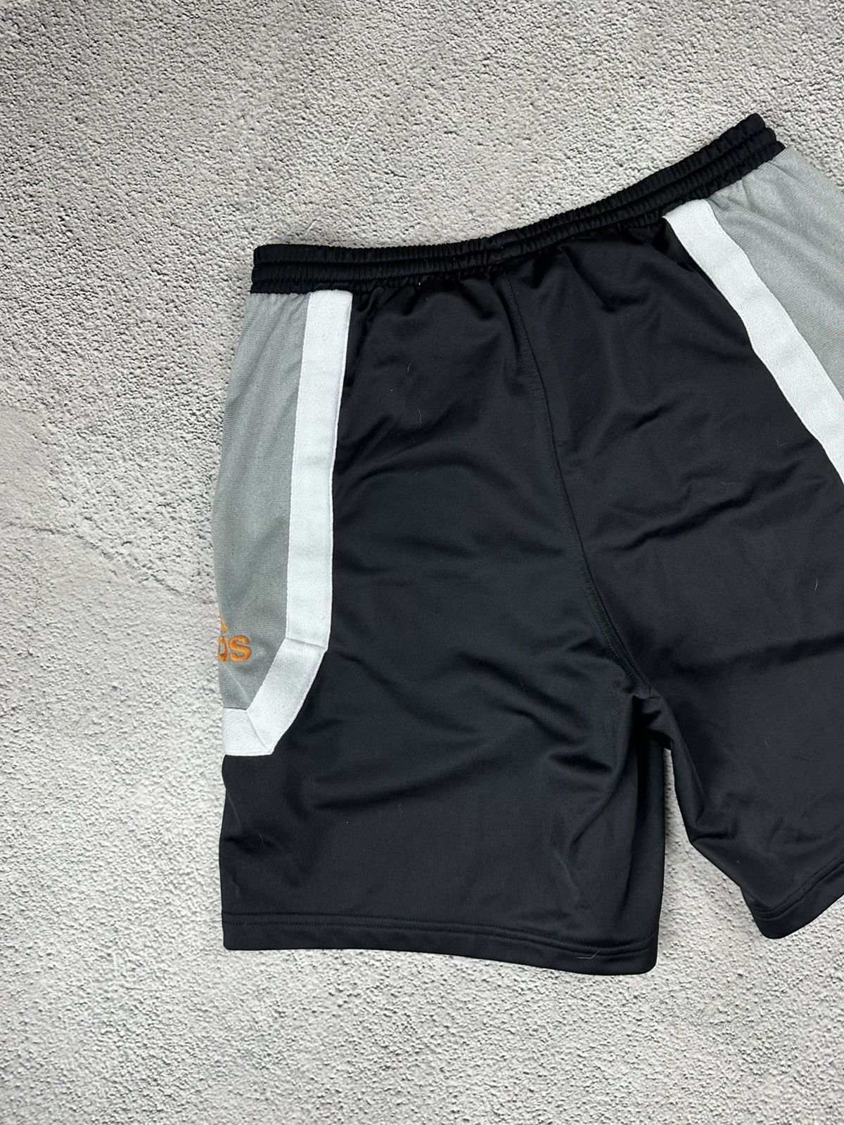 Adidas Vintage Adidas Short Sportwear Baggy Y2K Size US 32 / EU 48 - 11 Thumbnail