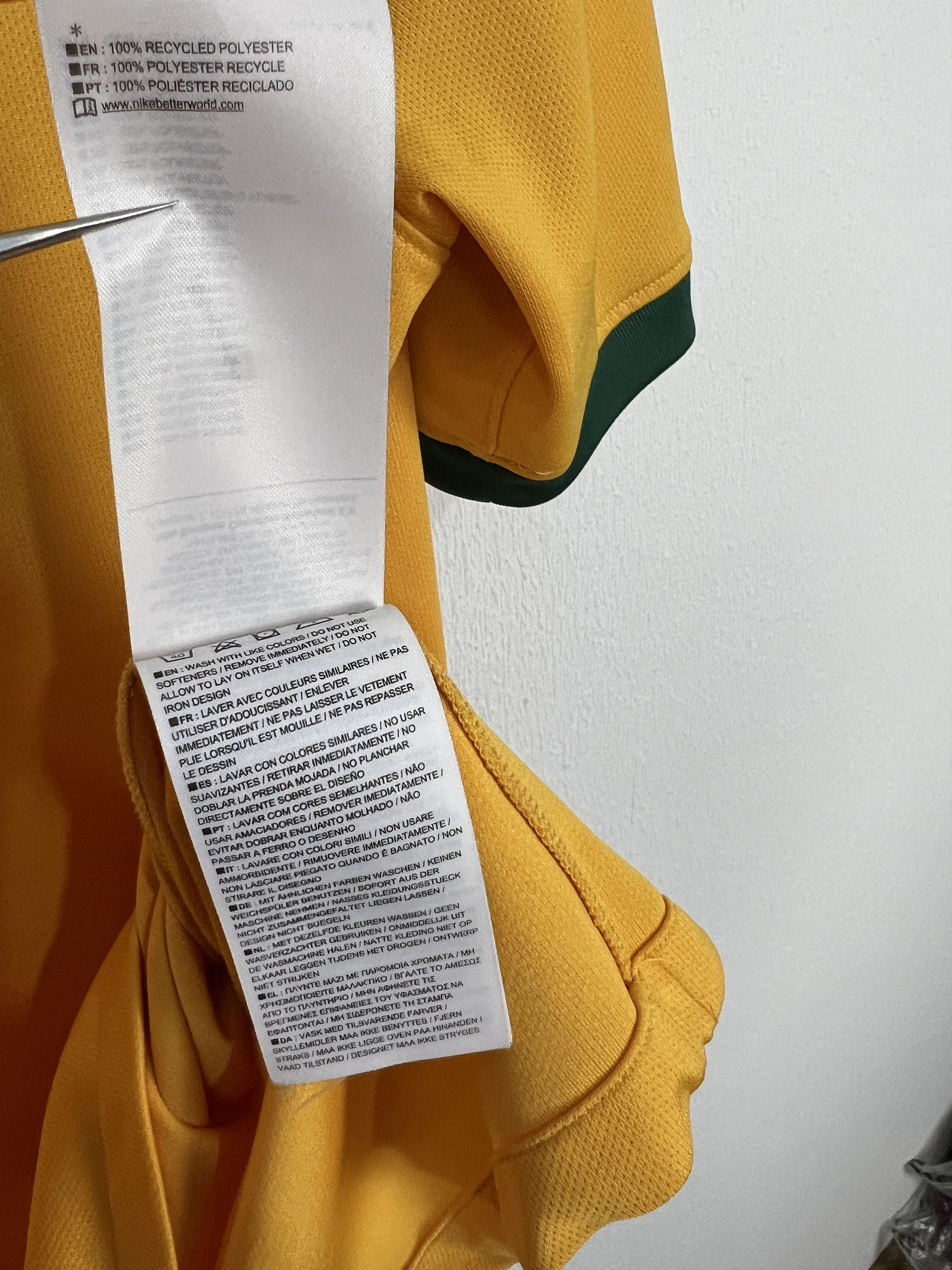 Nike Australia Home football shirt 2014 Soccer Nike Jersey Mens Size US M / EU 48-50 / 2 - 10 Thumbnail