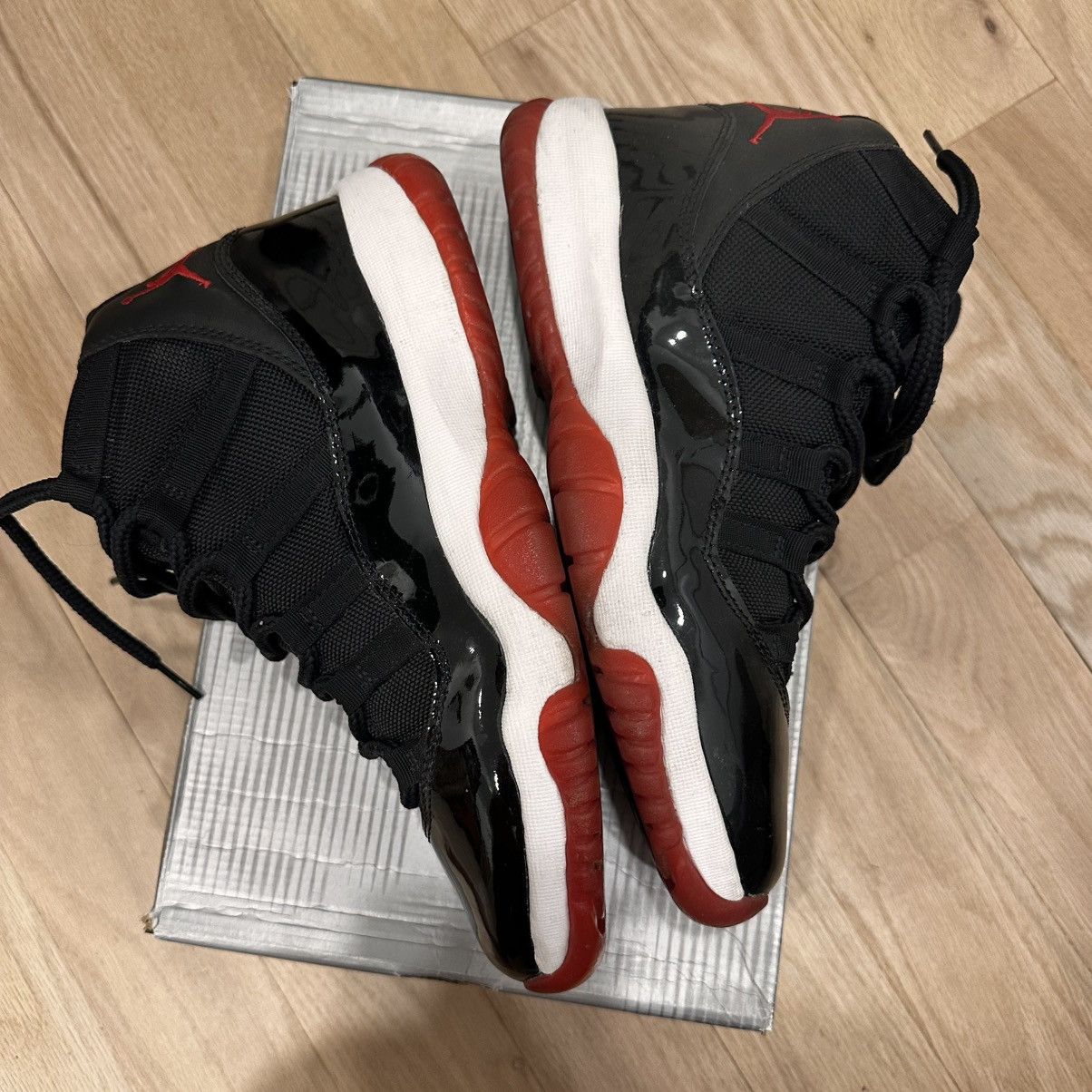 Jordan Brand Air Jordan 11 bred Size US 8.5 / EU 41-42 - 1 Thumbnail