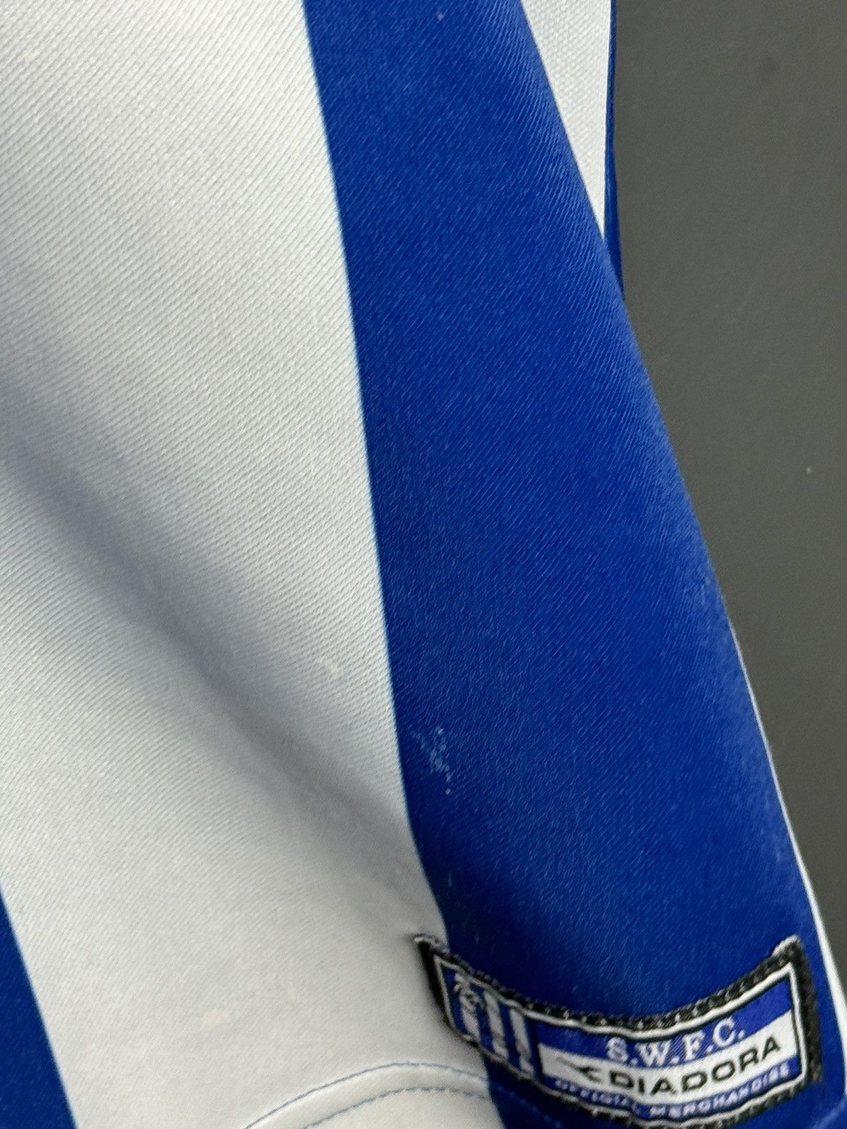 Diadora Sheffield Wednesday 03/05 Home Football Jersey Size US M / EU 48-50 / 2 - 9 Thumbnail