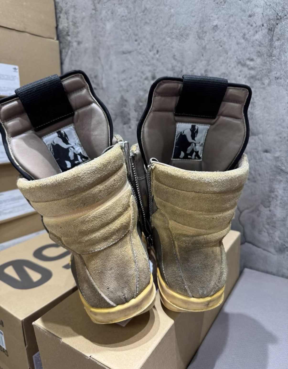 Rick Owens Rick Owens Main Line Milk Grey Suede Reverse Triangle K37 Size US 8 / EU 41 - 5 Thumbnail