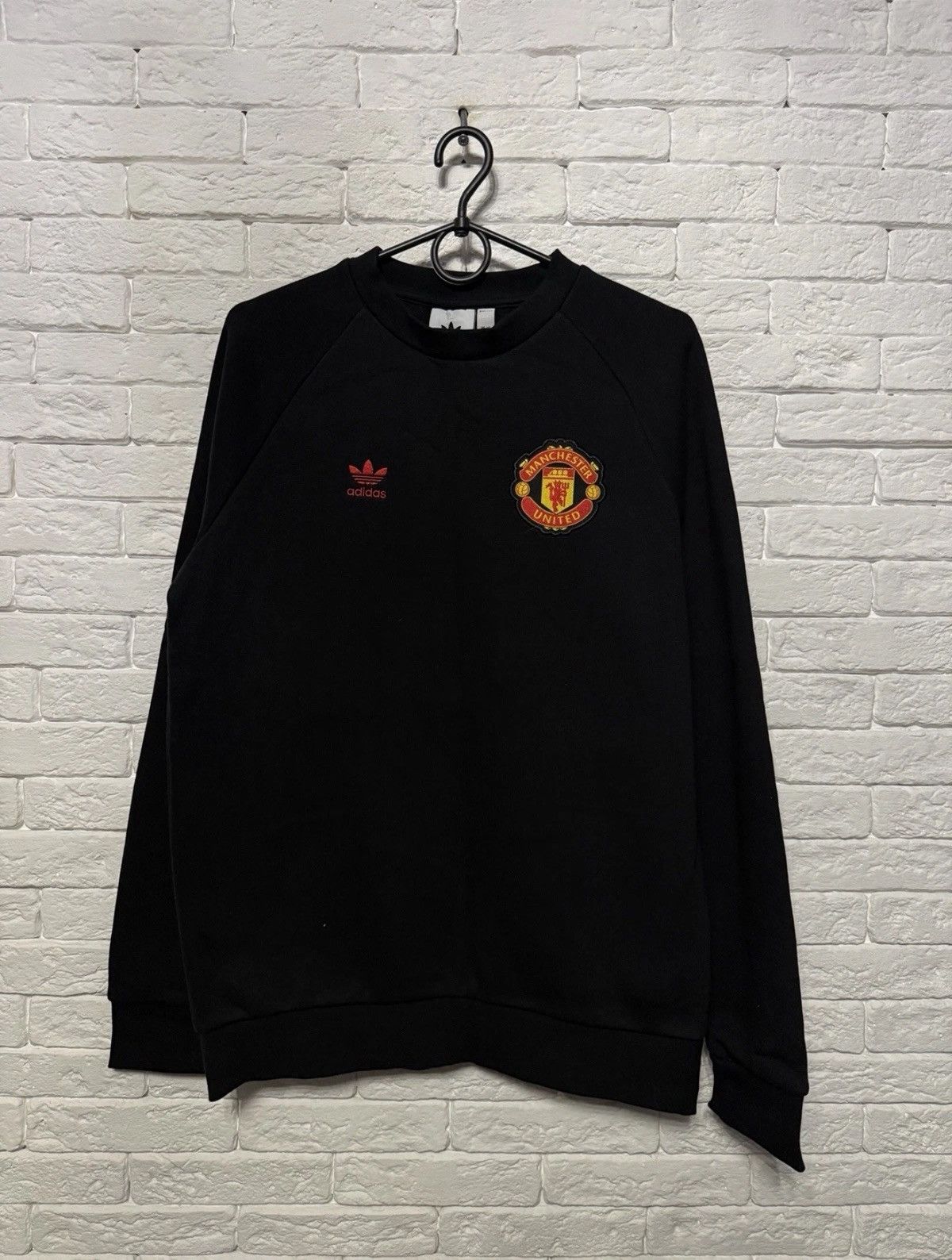Adidas Adidas Manchester United 2022 Sweatshirt Football Jersey Size US S / EU 44-46 / 1 - 1 Thumbnail
