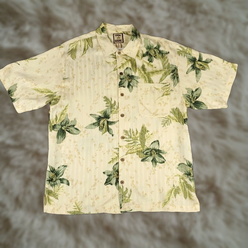 VINTAGE Tommy Bahama Silk Hawaiian Shirt Mens Medium Short Sleeve Ivory Floral Tropical