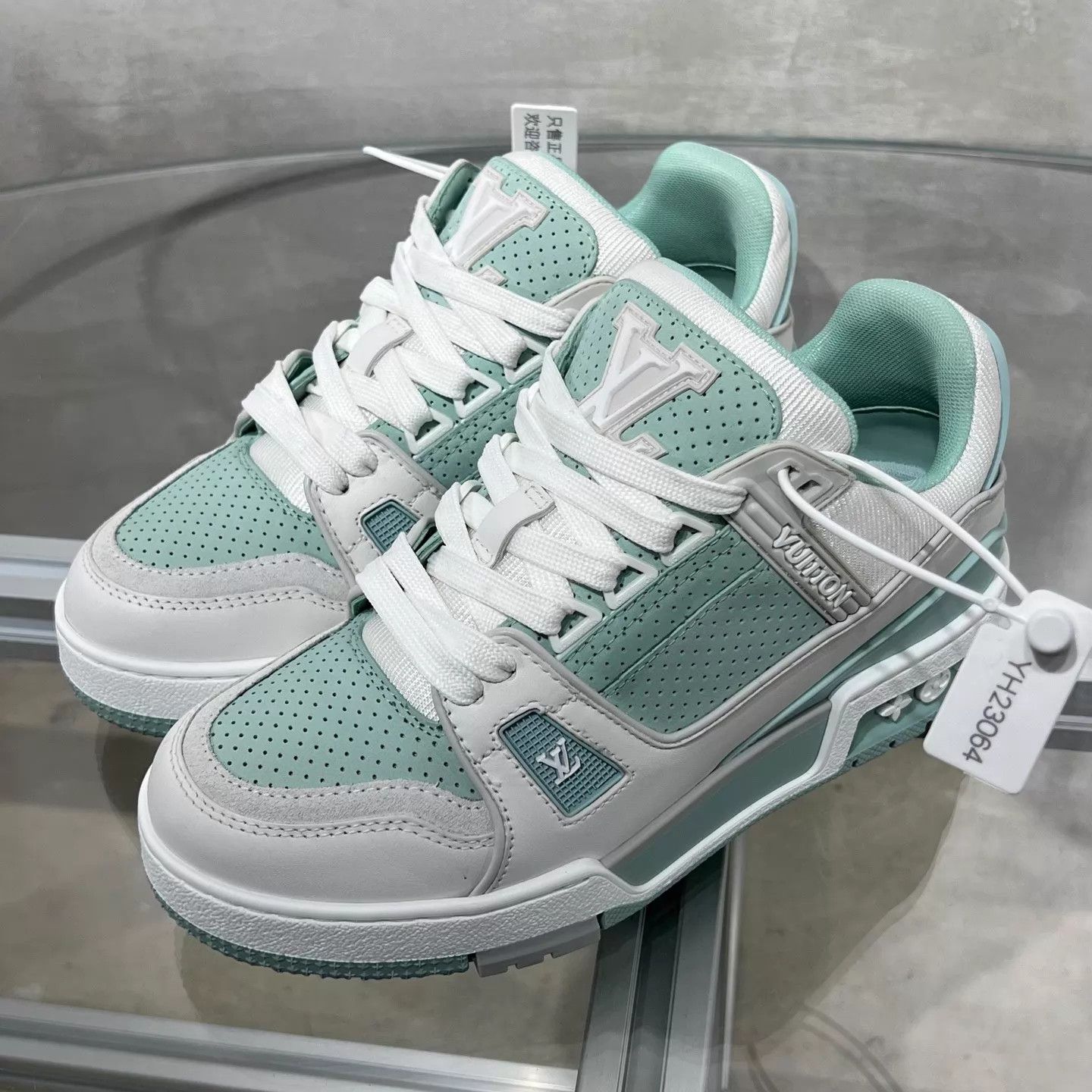 Louis Vuitton LV Trainer Mint Green UK1/35 New, tried on, boxed Size US 4.5 / IT 34.5 - 2 Thumbnail