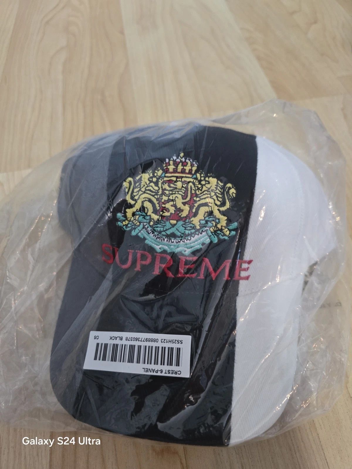 Supreme Supreme Crest 6-Panel Size ONE SIZE - 1 Thumbnail