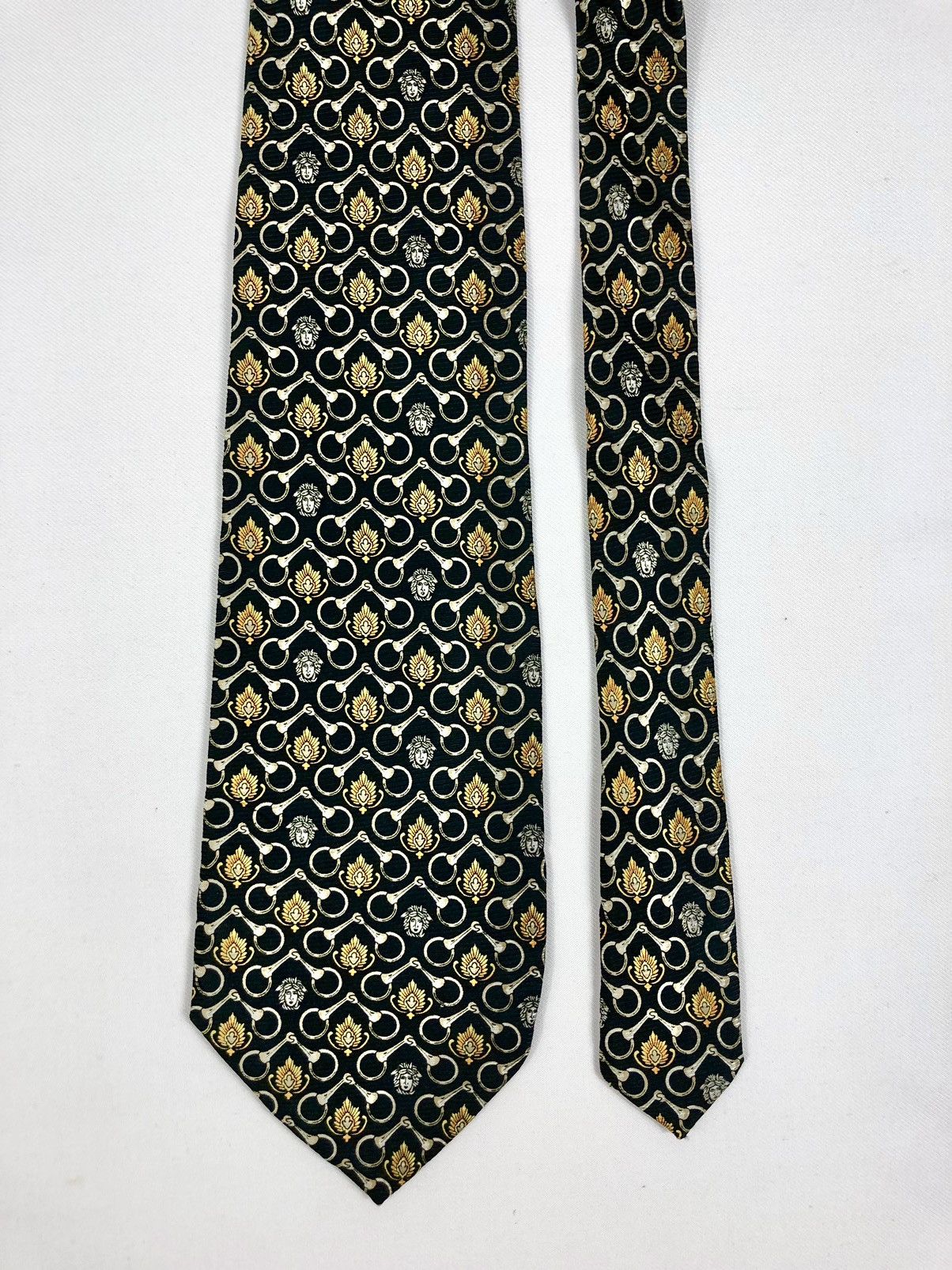 Versace Vtg Gianni Versace Medusa Monogram Silk Tie Made in Italy Size ONE SIZE - 3 Thumbnail