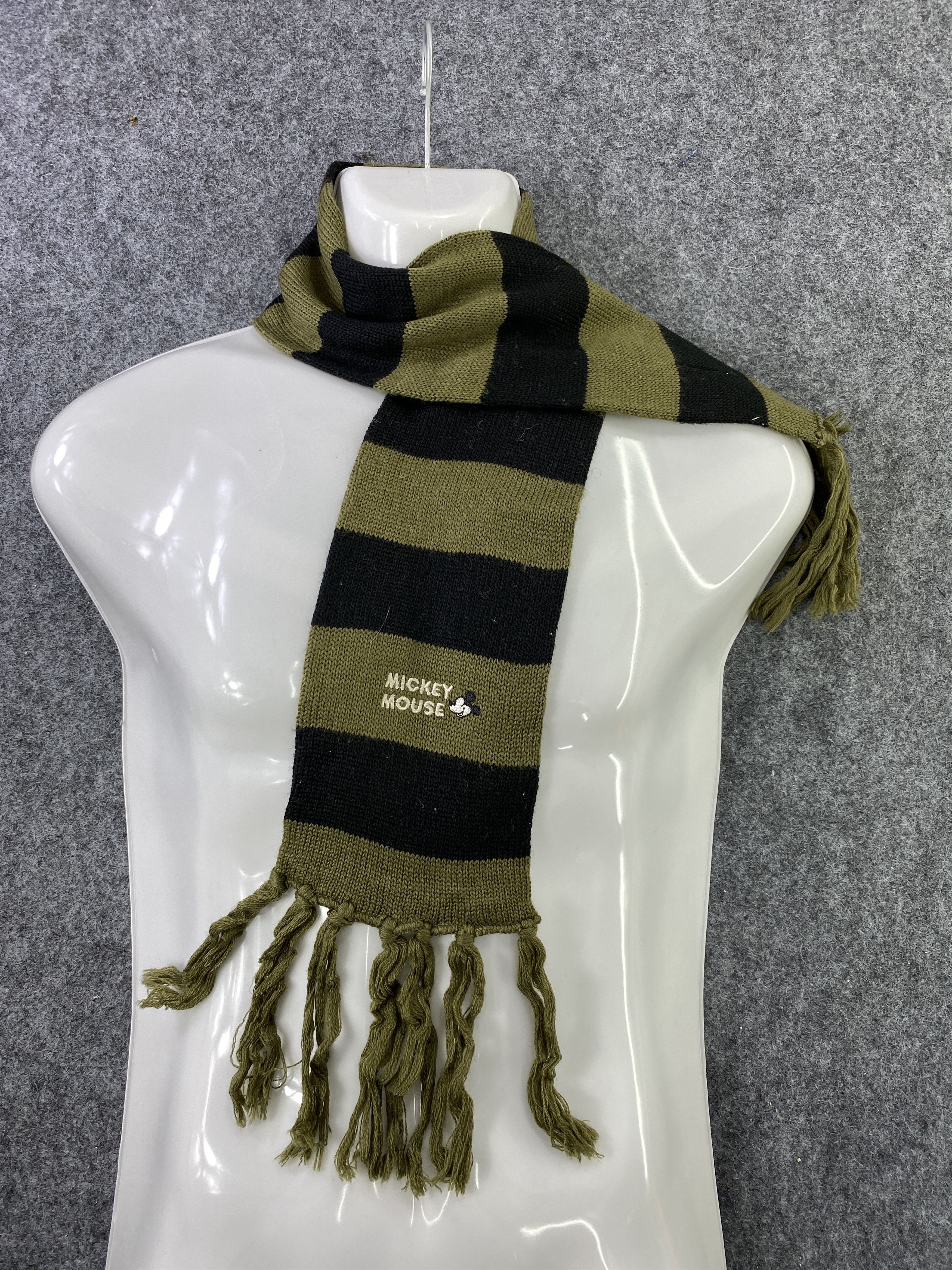 Disney Mickey Mouse Scarf / Muffler / Neckwear -T439 Size ONE SIZE - 1 Thumbnail