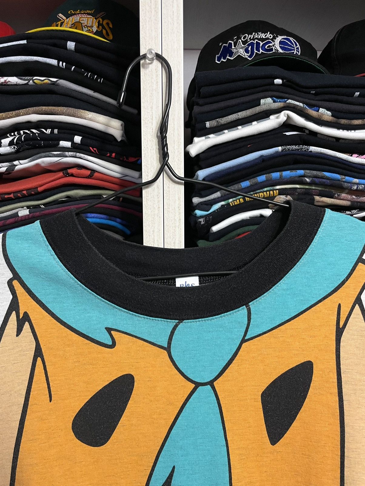 Cartoon Network Vintage 1994 The Flintstones 90s Cartoon Over Print T-Shirt Size US XL / EU 56 / 4 - 4 Thumbnail
