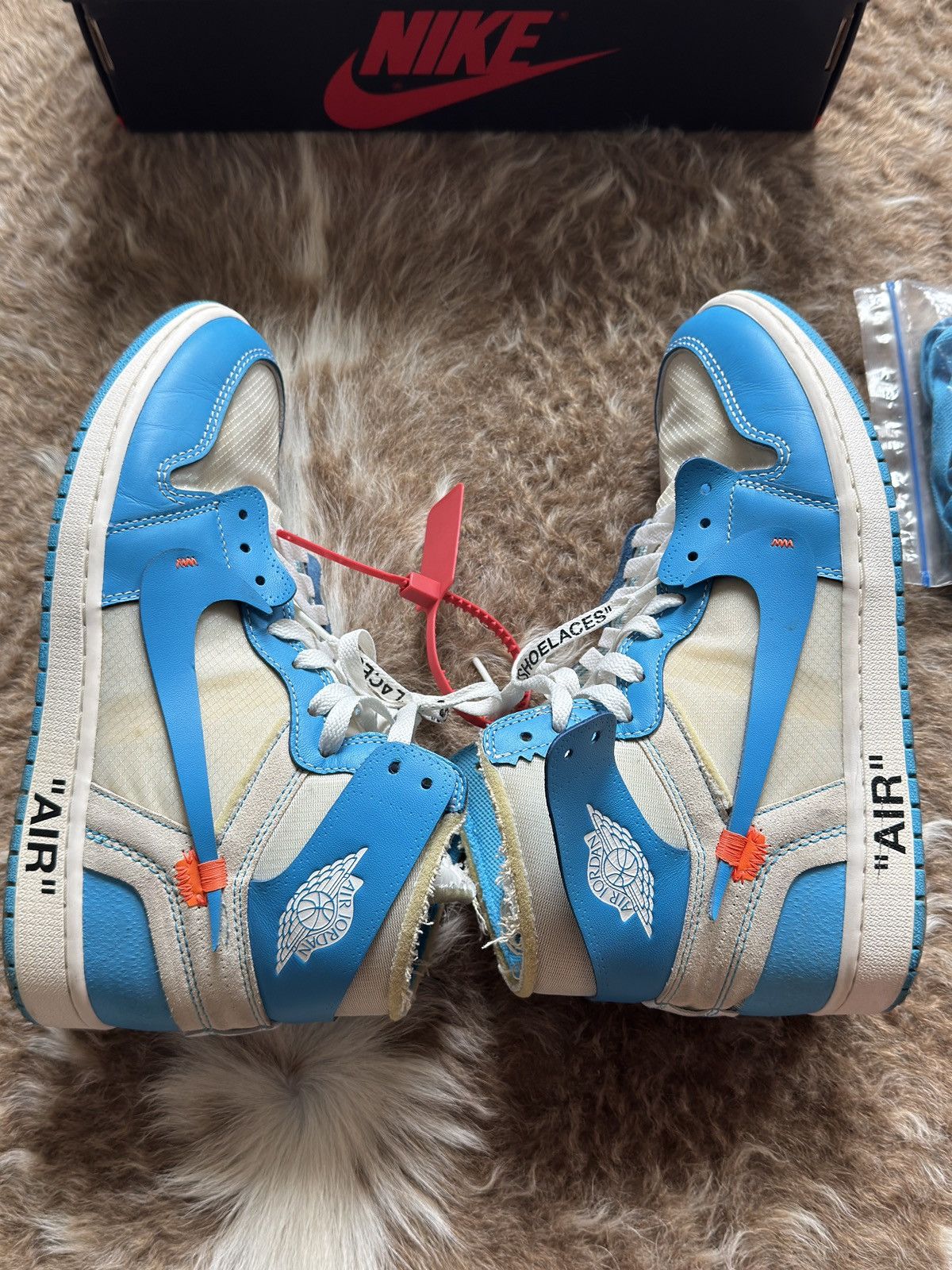 Jordan Brand × Off-White OFF WHITE x Air Jordan 1 Retro High OG UNC Size US 10 / EU 43 - 6 Thumbnail