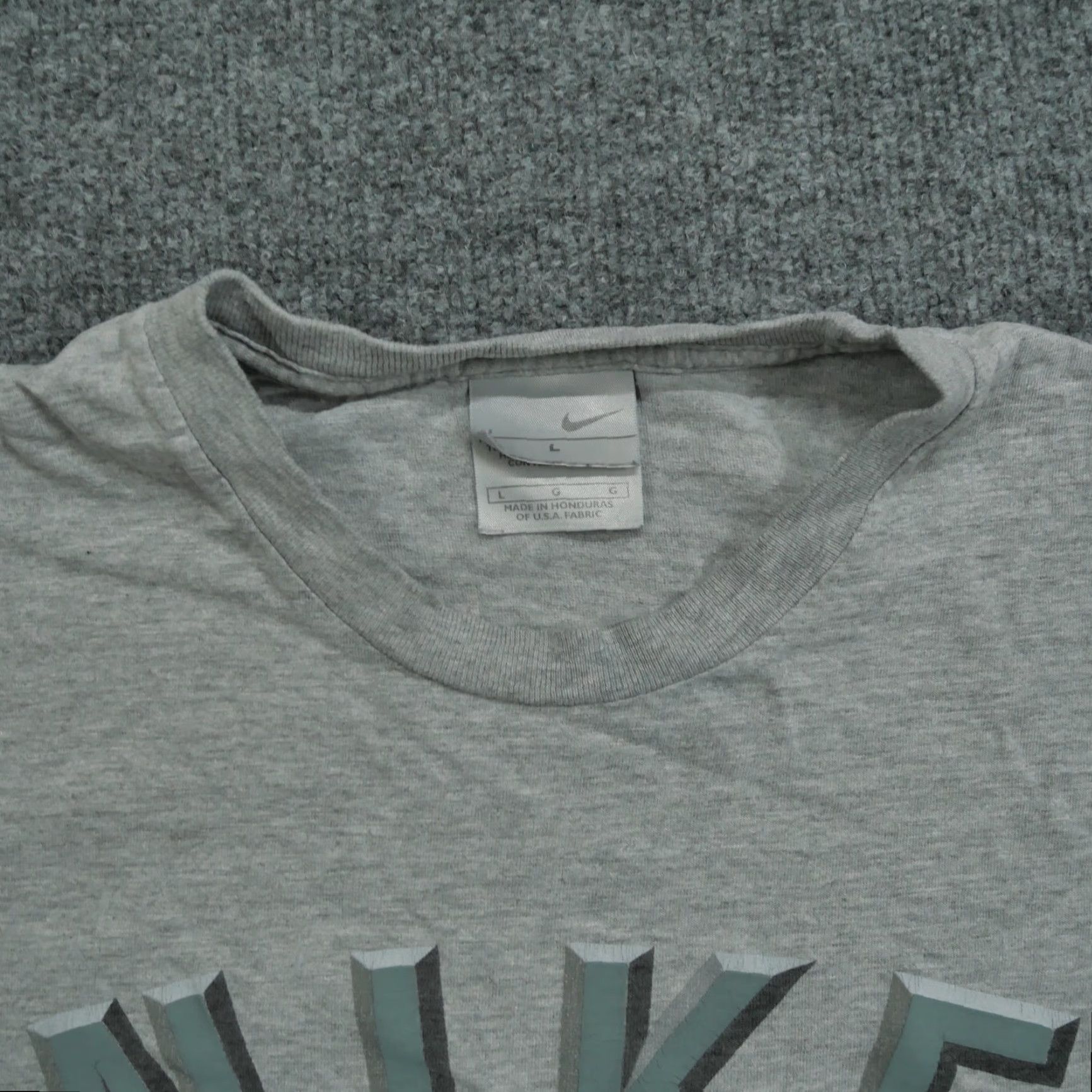 Nike VINTAGE Nike T Shirt Mens Large Grey Silver Tag Spell Out Y2K 90s Nike Air Crew Neck Short Sleeve Cotton Logo 20th Century Size US L / EU 52-54 / 3 - 5 Thumbnail
