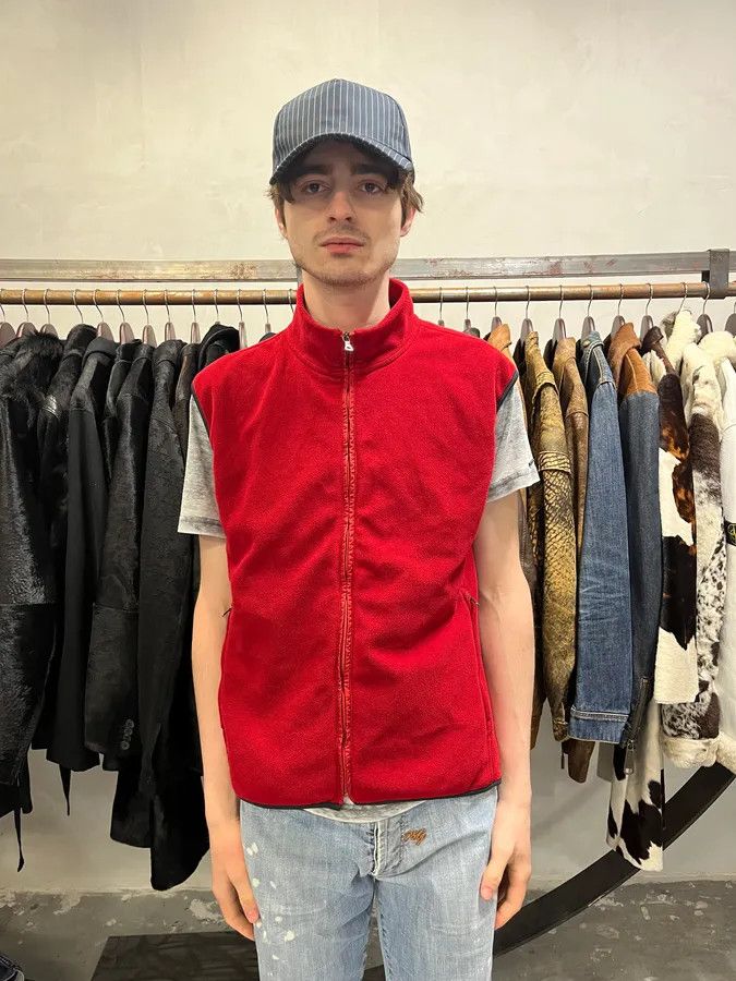 Prada 2000s Prada Red Linea Rossa Sleeveless Polar Fleece Vest Size US L / EU 52-54 / 3 - 4 Thumbnail