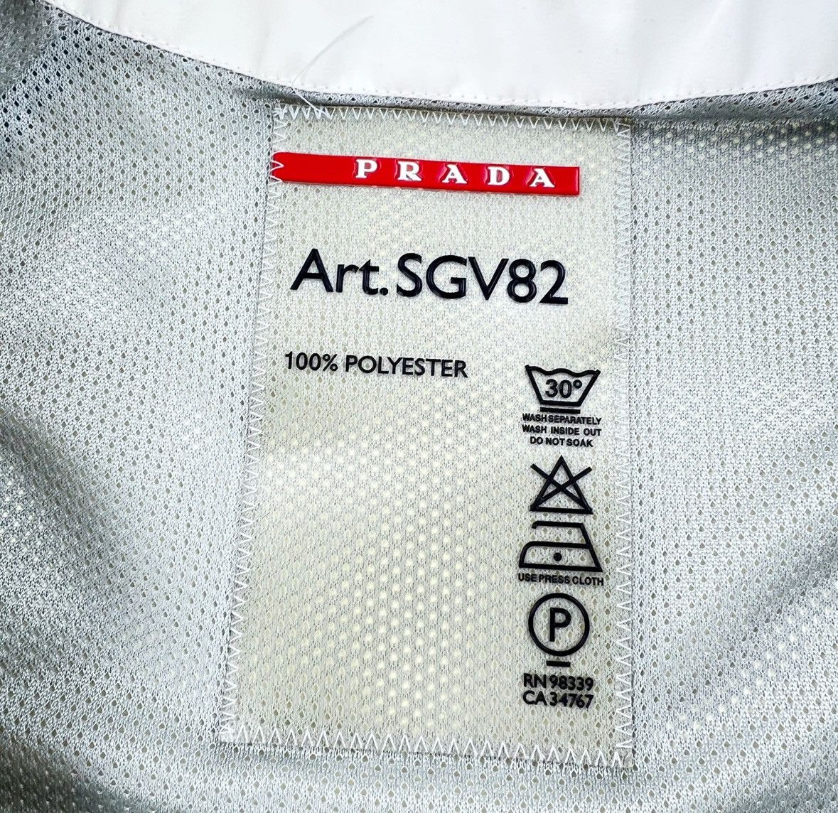 Prada Prada GORE-TEX Jacket White Size US M / EU 48-50 / 2 - 7 Thumbnail