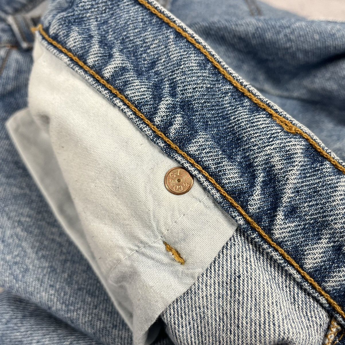 Levi's Vintage Levi’s 550 relaxed fit baby blue USA Jeans 90’s Size US 34 / EU 50 - 17 Thumbnail