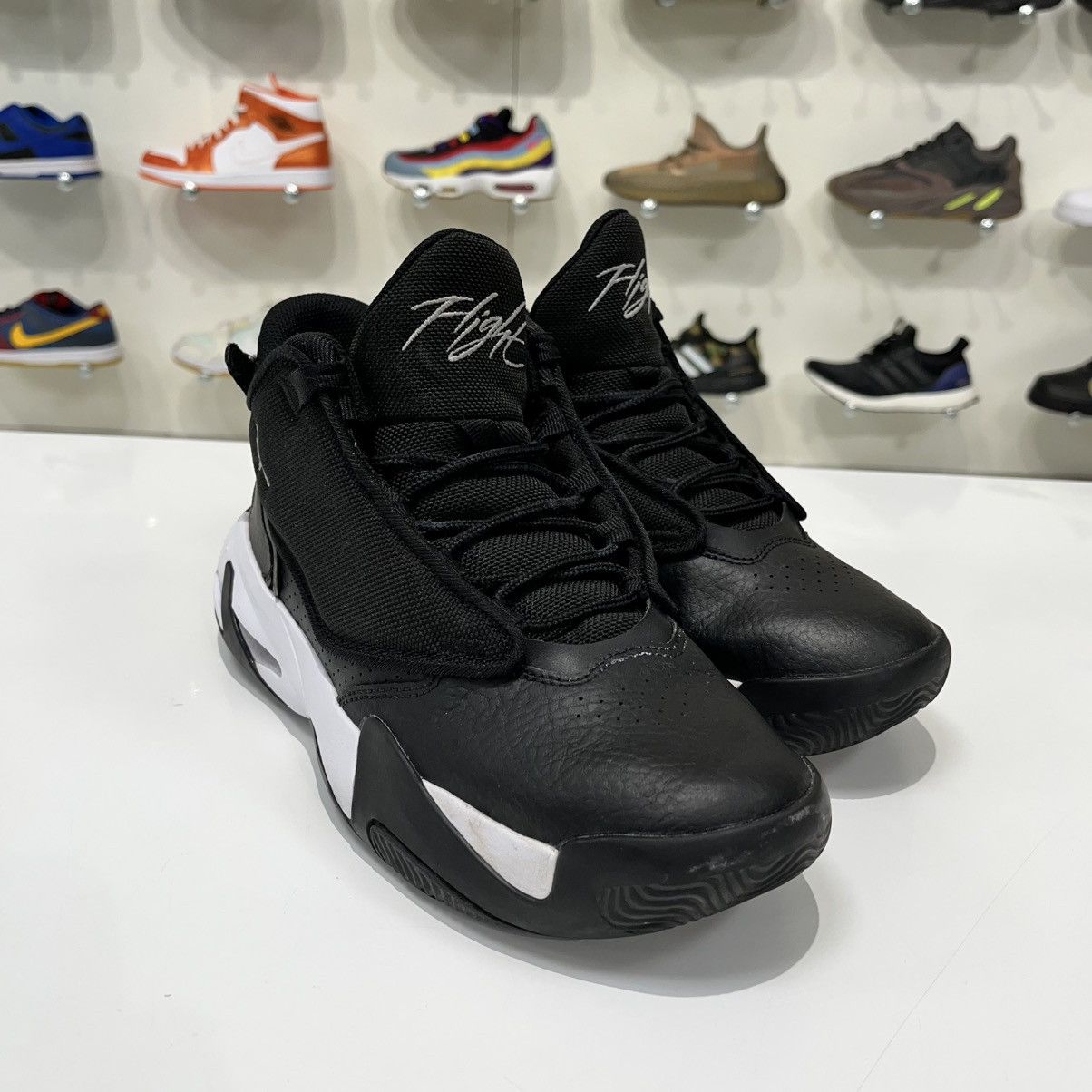 Nike Air Jordan Max Aura 4 Black Metallic Silver (GS) Size US 6 / EU 39 - 8 Thumbnail