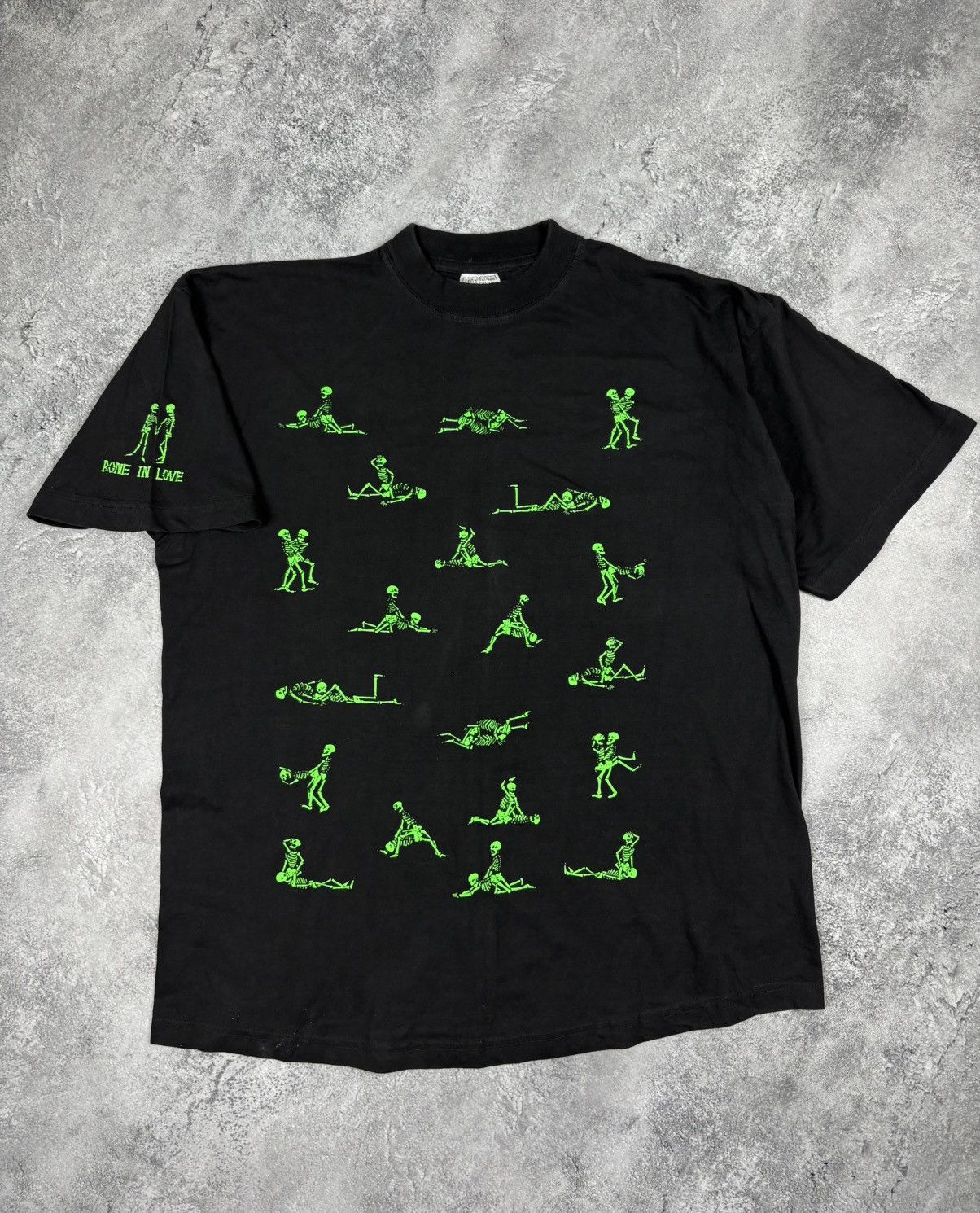 Other Vintage T shirt Bone in love Skeleton Position Kama Sutra Size US L / EU 52-54 / 3 - 1 Thumbnail