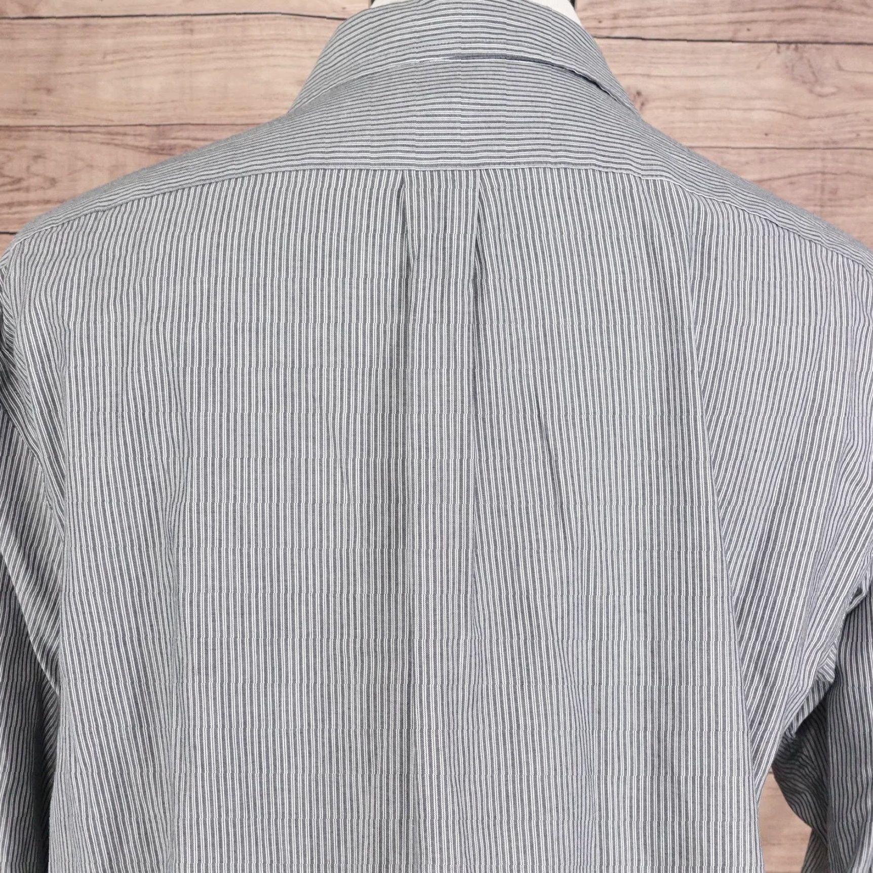 Gap Gap Premium Shirt Mens XL Gray White Striped Button Down Long Sleeve Collared Classic Mens Size US XL / EU 56 / 4 - 5 Thumbnail