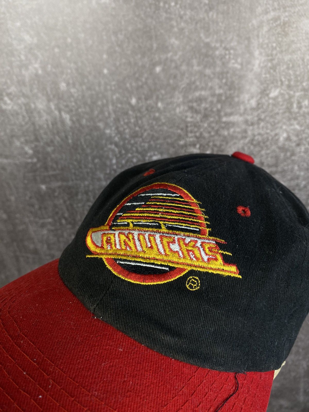 NHL Vintage SnapBack hat Vancouver Canucks cap starter Size ONE SIZE - 3 Thumbnail