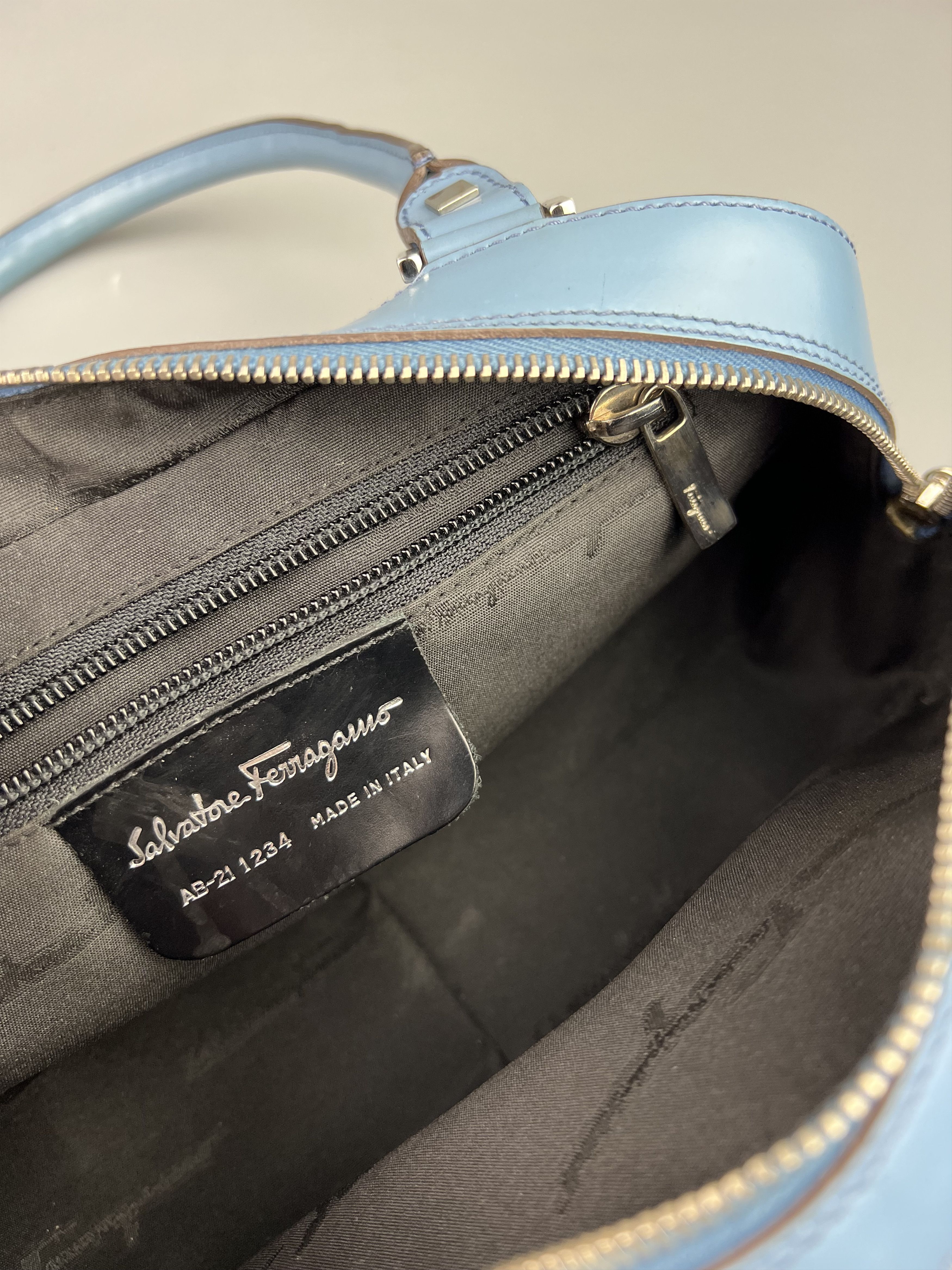 Leather Salvatore Ferragamo Leather Shoulder Bag Size ONE SIZE - 9 Thumbnail