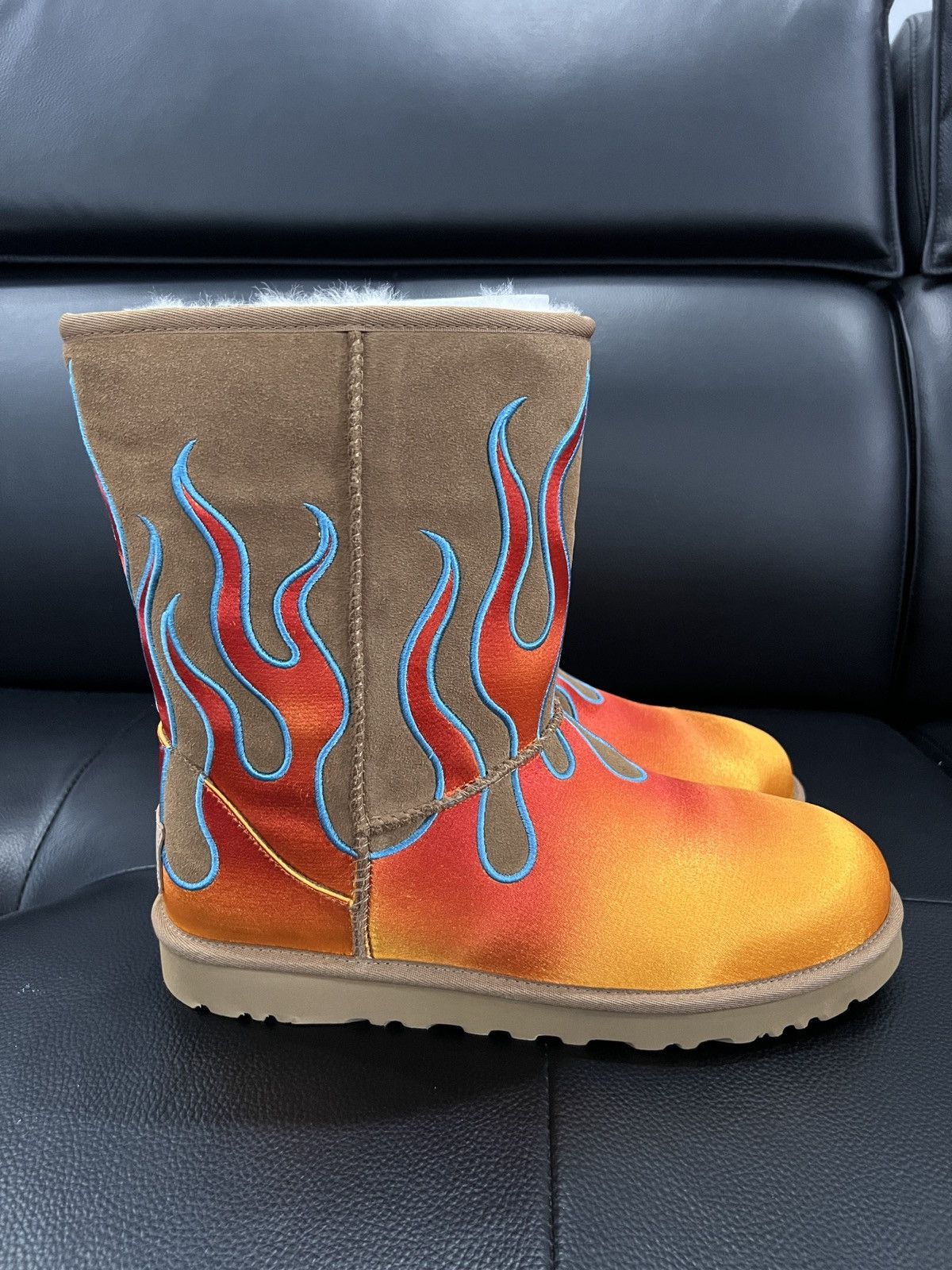 Jeremy Scott UGG by Jeremy Scott Flame Embroidered Snow Boots Size US 12 / EU 45 - 5 Thumbnail
