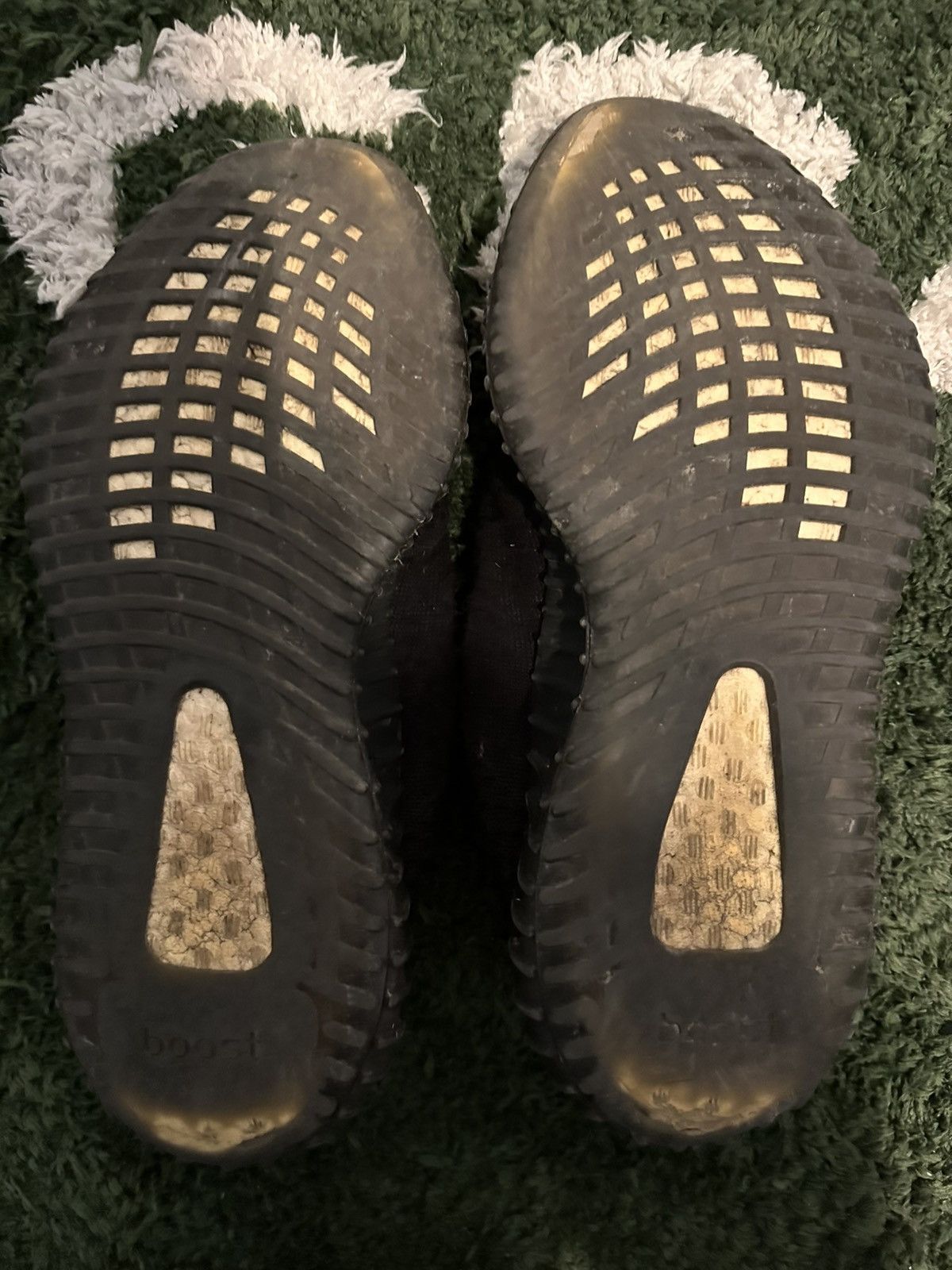 Adidas Yeezy 350s Size US 9 / EU 42 - 3 Thumbnail