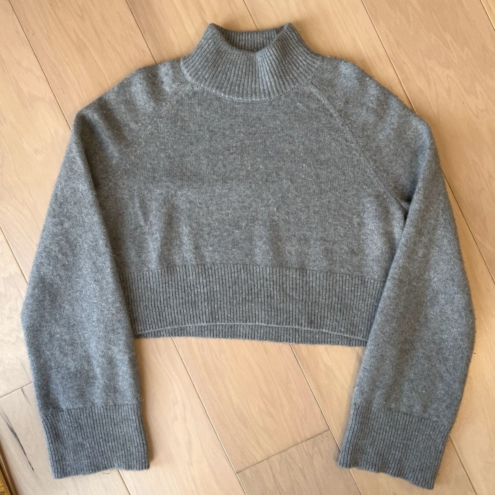 Reformation Reformation Garrett Cashmere Cropped Sweater Women's L Gray Turtleneck Pullover Size L / US 10 / IT 46 - 2 Thumbnail
