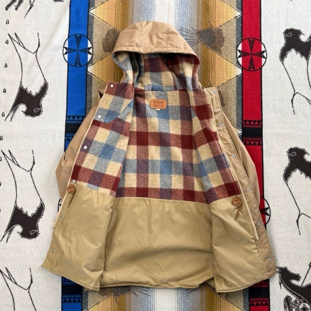 Levi's VINTAGE Levi’s Parka Jacket Men's Large Brown Wool Lined Plaid Puffer 80s 90s Jacket, Zip Snap, Fall Winter 80s 90s Mens Brown Size US L / EU 52-54 / 3 - 3 Thumbnail