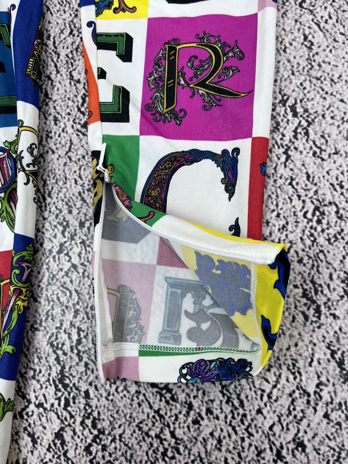 Versace Vintage Versace Logo AOP Monogrammed Leggings Pants size 42 Size 28" / US 6 / IT 42 - 14 Thumbnail