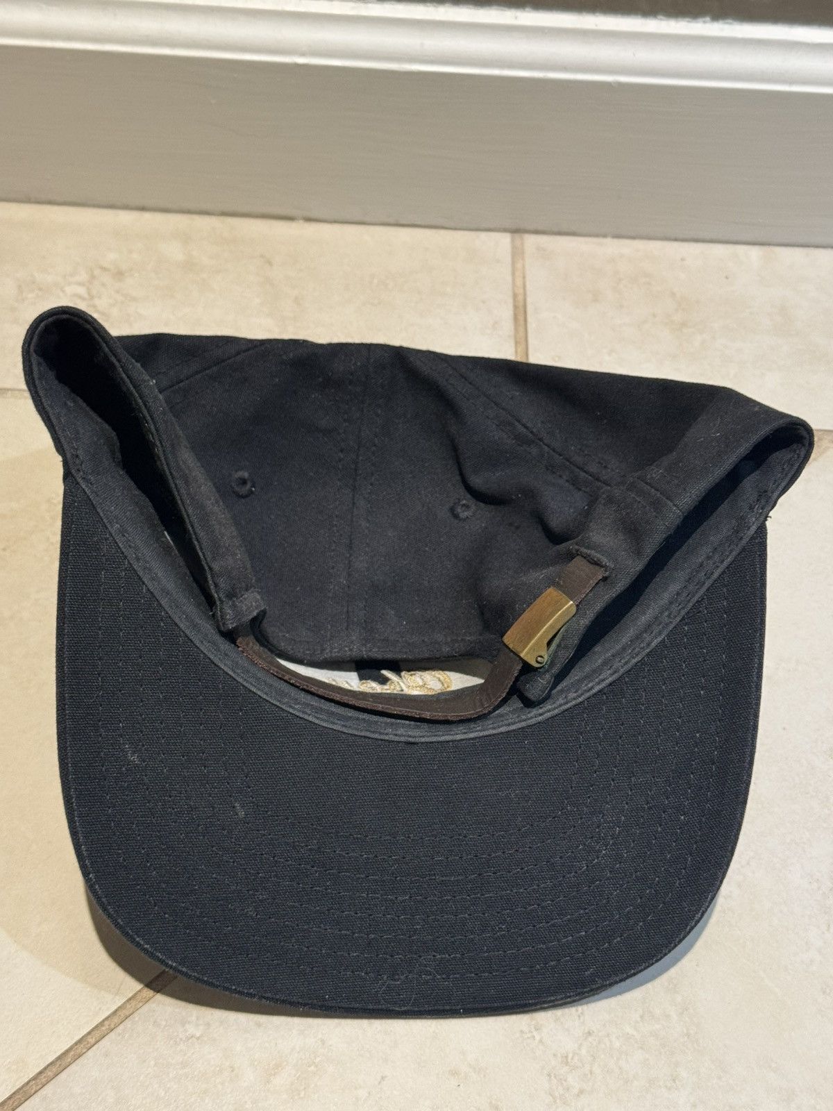 Obey Obey 2010s Black Gold Leather Strapback Hat Size ONE SIZE - 4 Thumbnail