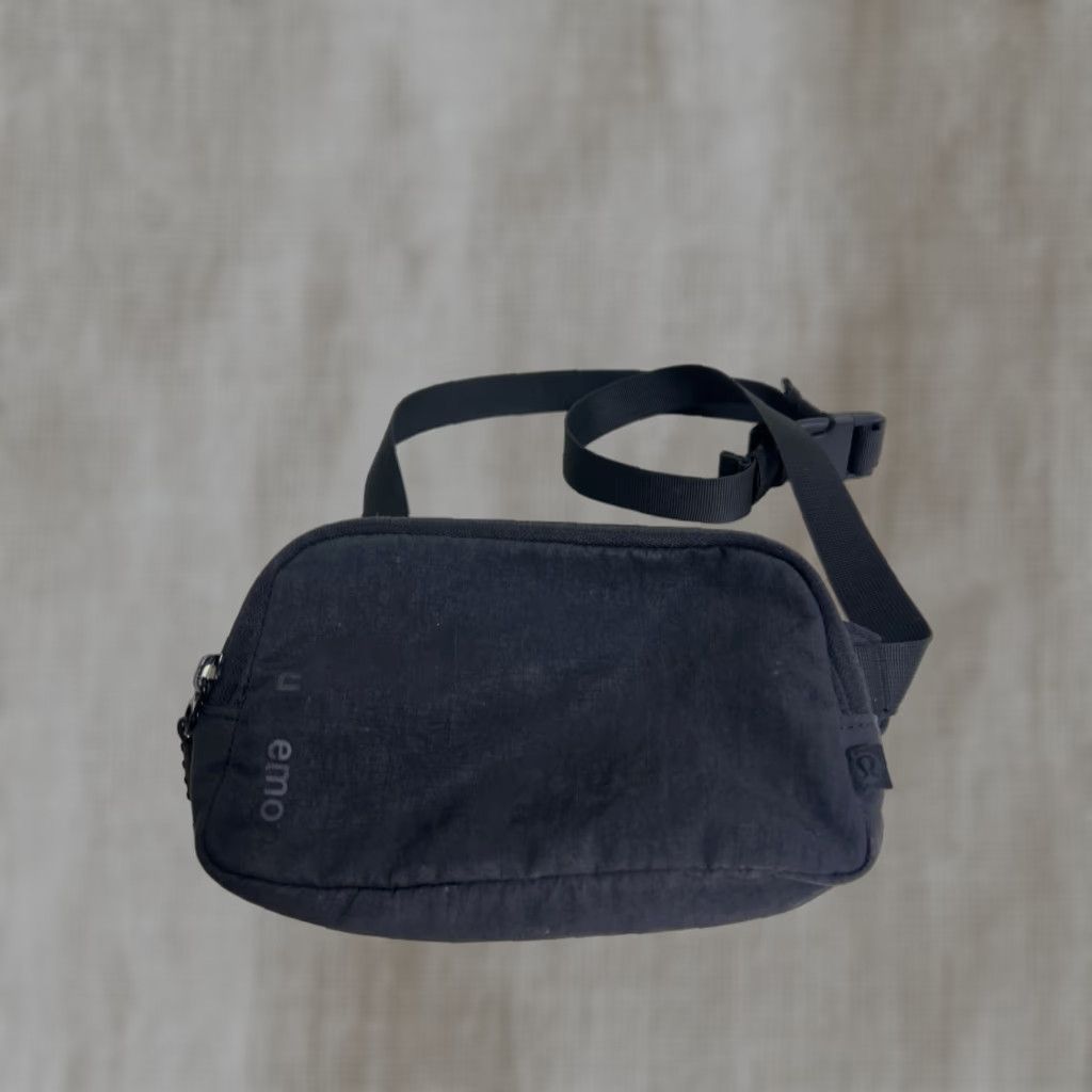 Lululemon Lululemon Everywhere Belt Bag Black Crossbody Waist Fanny Pack Small Women Adjustable Strap Nylon Polyester Matte Zipper Pouch Vintage No Size ONE SIZE - 1 Thumbnail