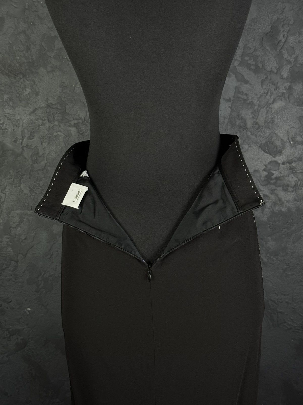 Burberry Women's BURBERRY London Skirt Luxury Size 38 Size 27" / US 4 / IT 40 - 9 Thumbnail