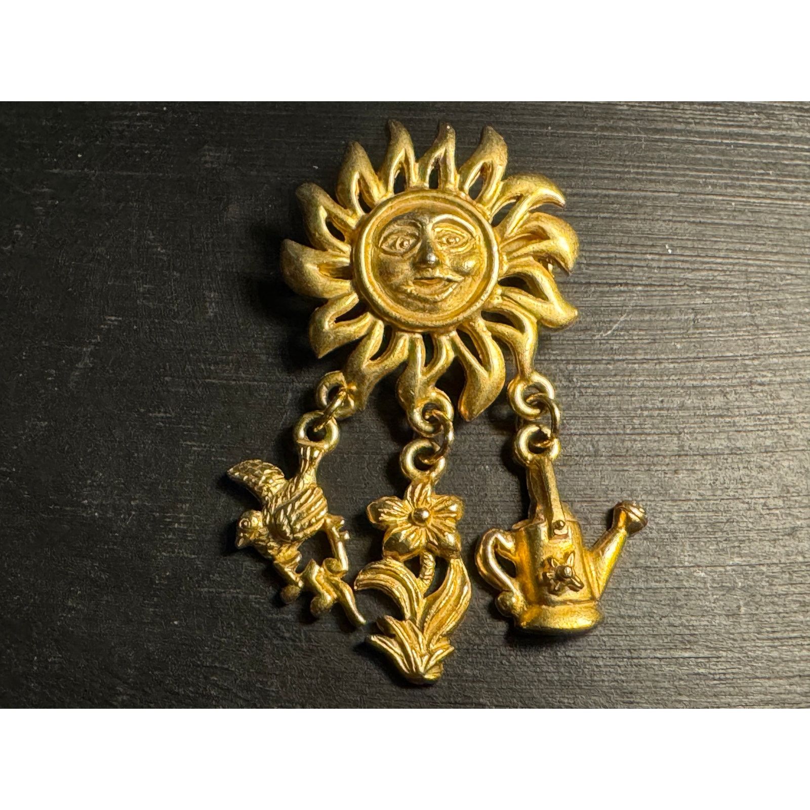 Other Matte Gold Tone Smiling Sun Face w/ Dangling Charms Brooch Size ONE SIZE - 2 Thumbnail