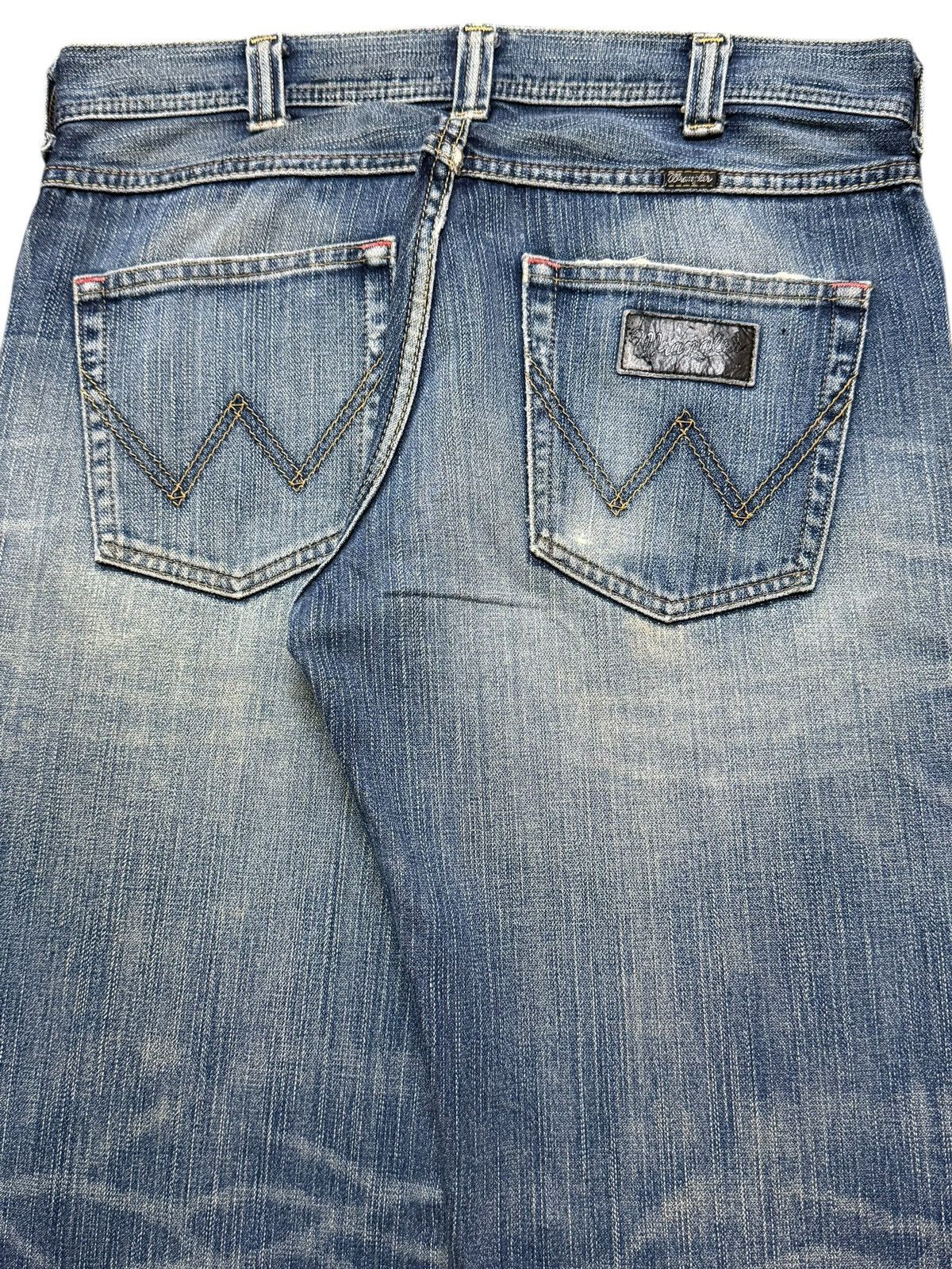 Wrangler Vtg Y2K Wrangler Mud Wash Faded Whisker Distress Straight Size US 33 - 6 Thumbnail